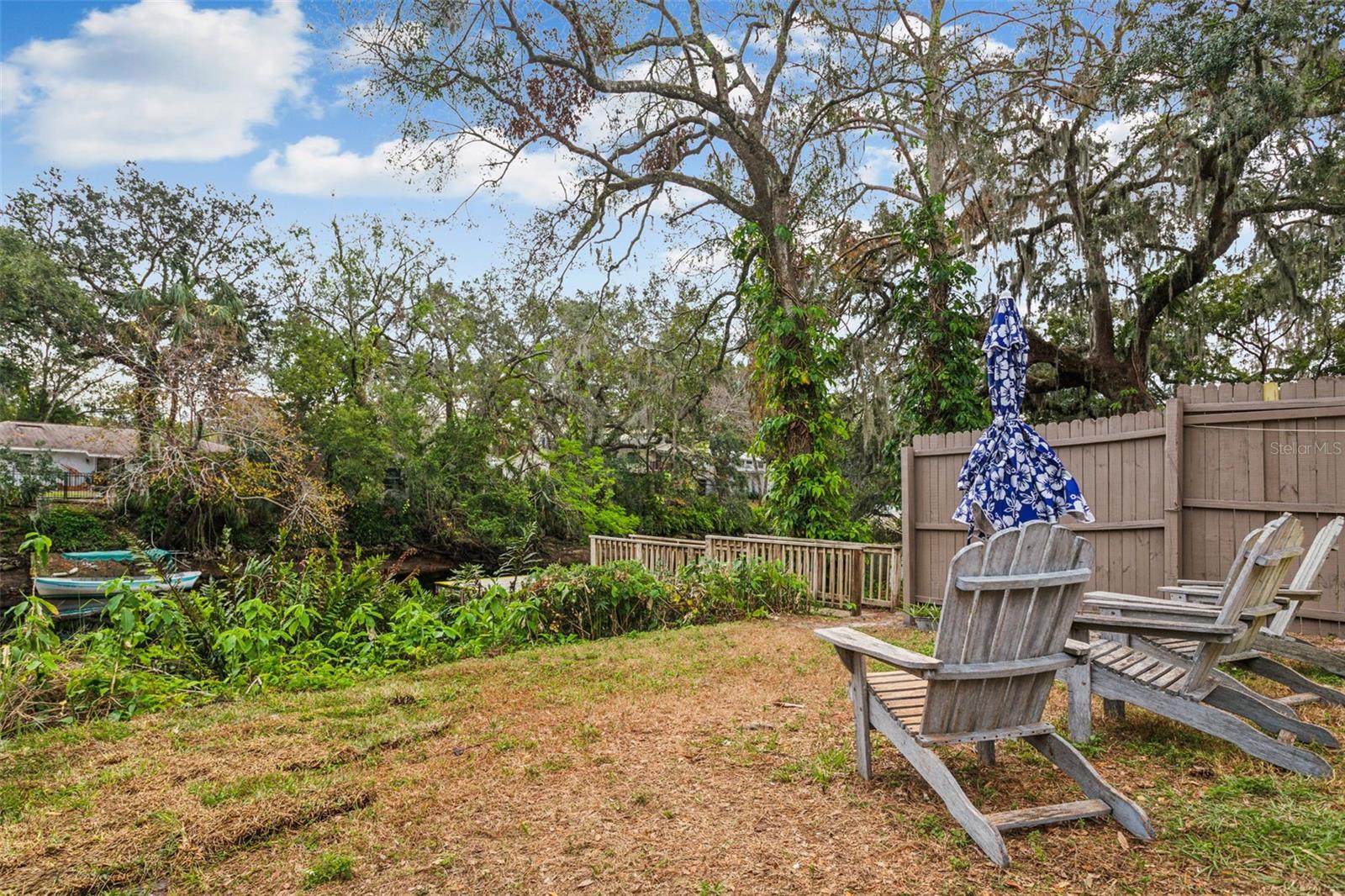 Listing photo id 24 for 1733 Mulberry Drive