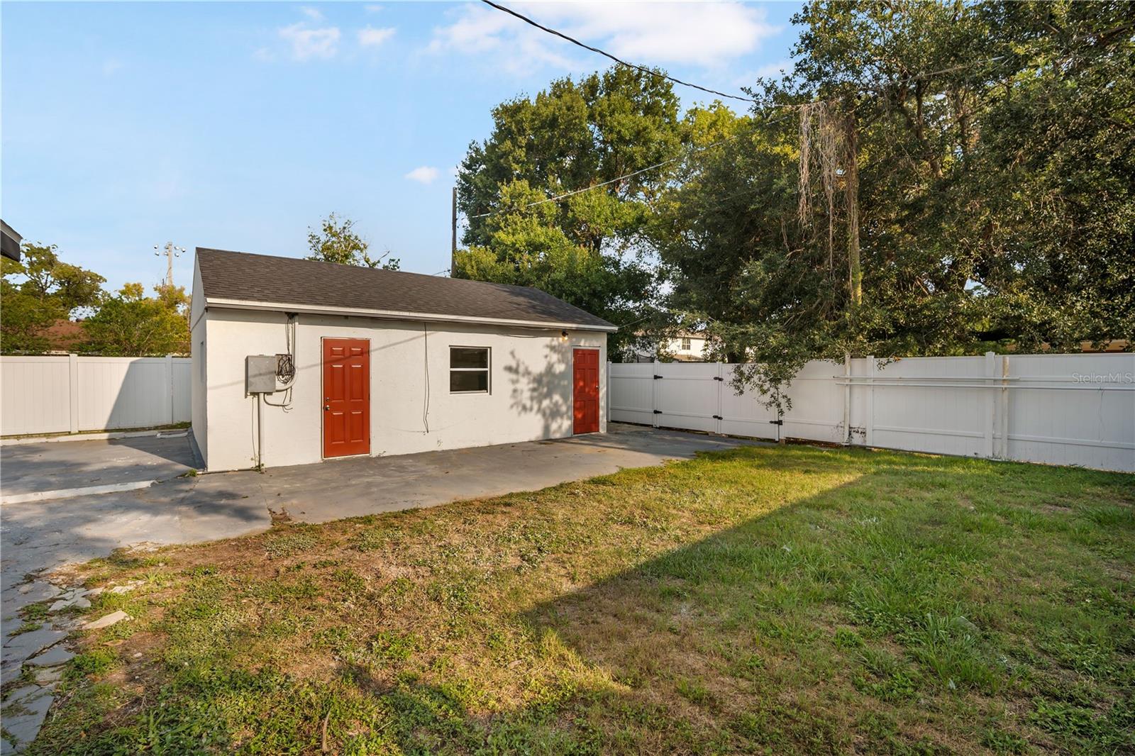 Listing photo id 26 for 3105 Spruce Street