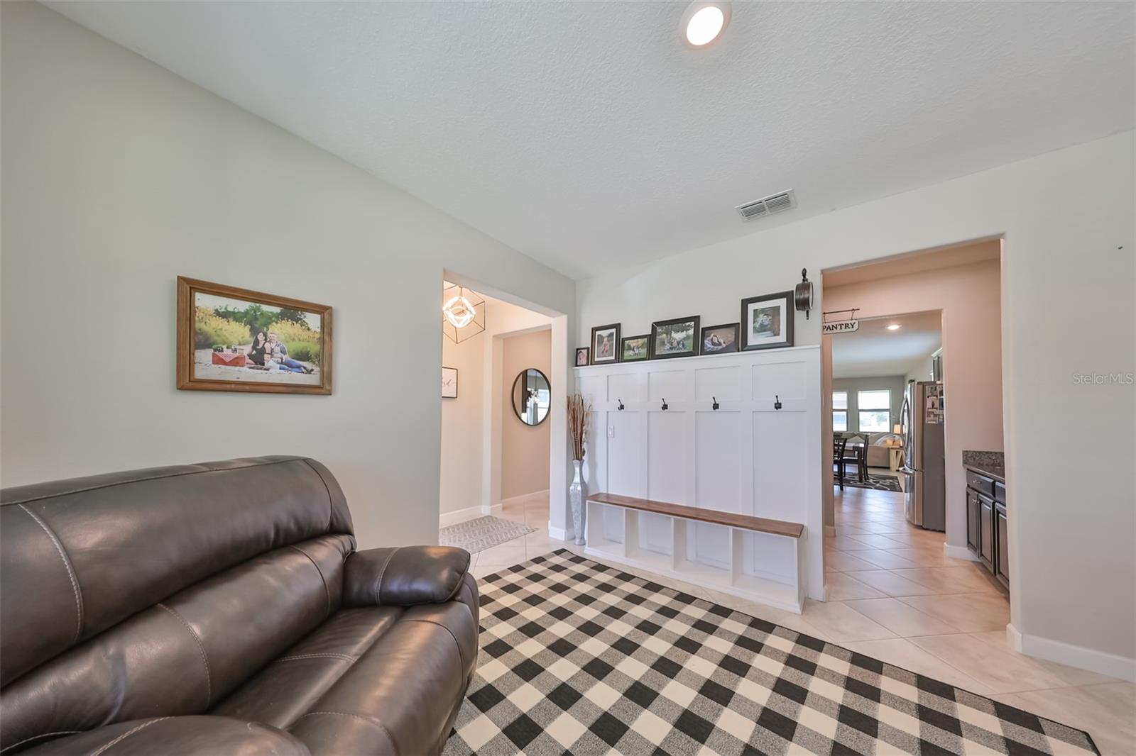 Listing photo id 8 for 9608 Ivory Drive