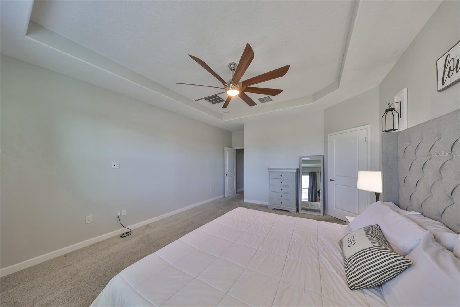 Listing photo id 25 for 9608 Ivory Drive