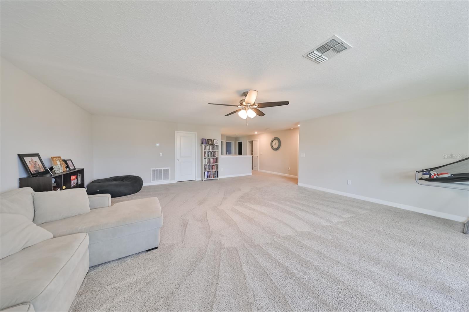 Listing photo id 33 for 9608 Ivory Drive