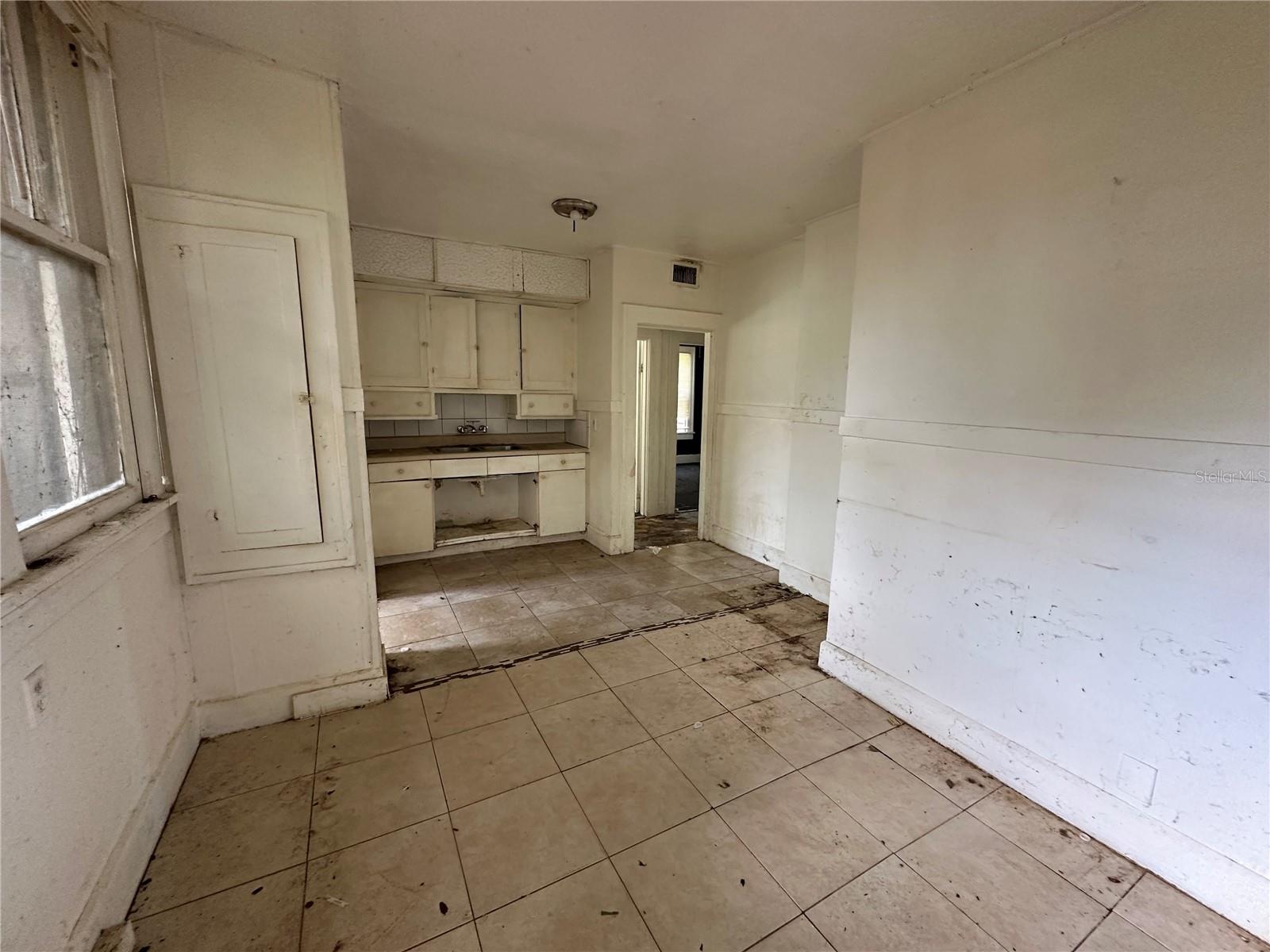 Image 6 of 19 For 1311 11th Avenue S