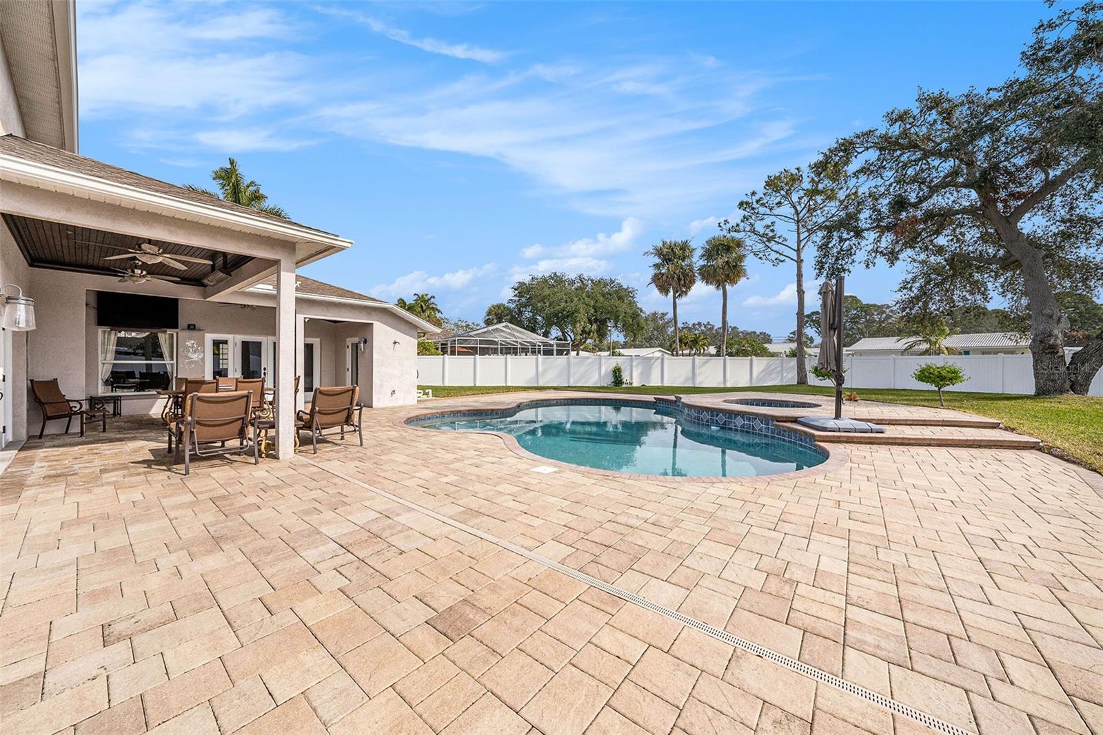 Listing photo id 42 for 9203 Sea Oaks Court