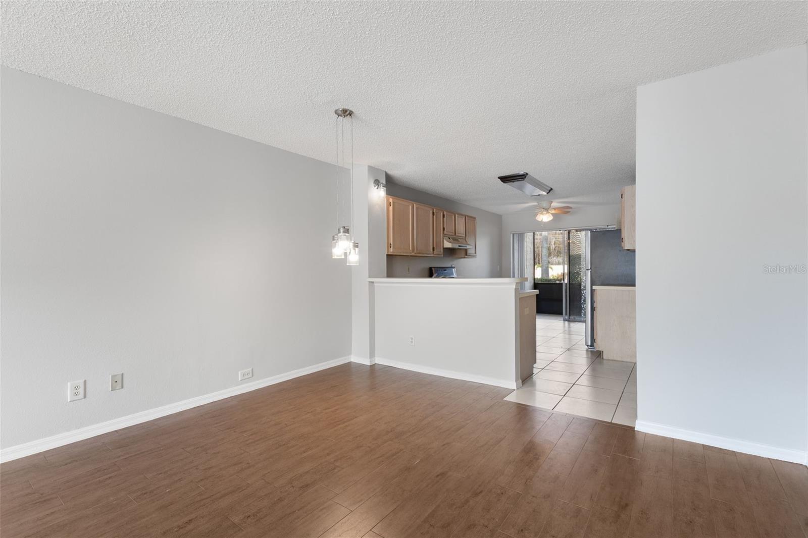 Image 10 of 31 For 4529 Whitton Way 211