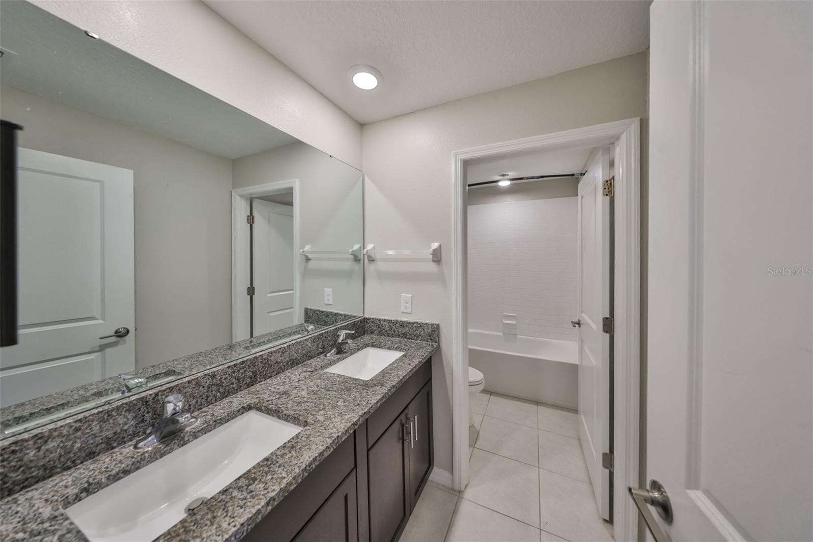 Listing photo id 16 for 10377 Blue Plume Court