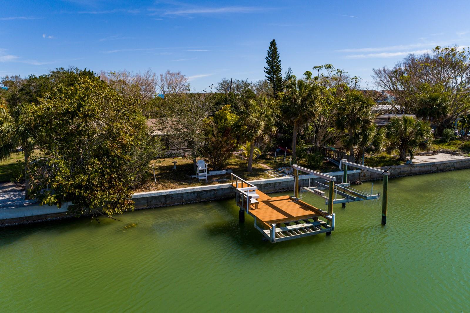 Listing photo id 26 for 9320 Gulf Boulevard