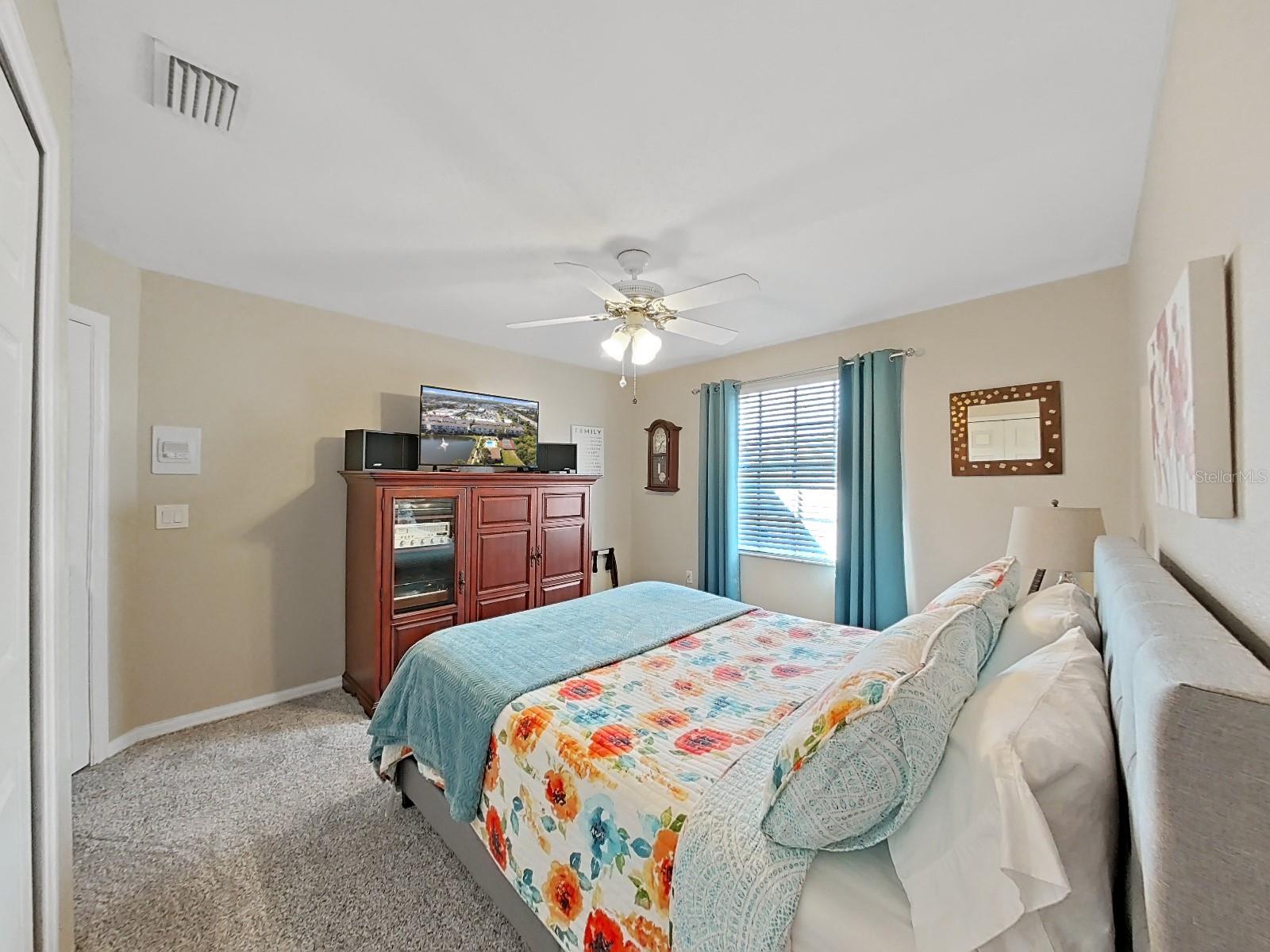 Listing photo id 30 for 8229 Eagles Park Drive N