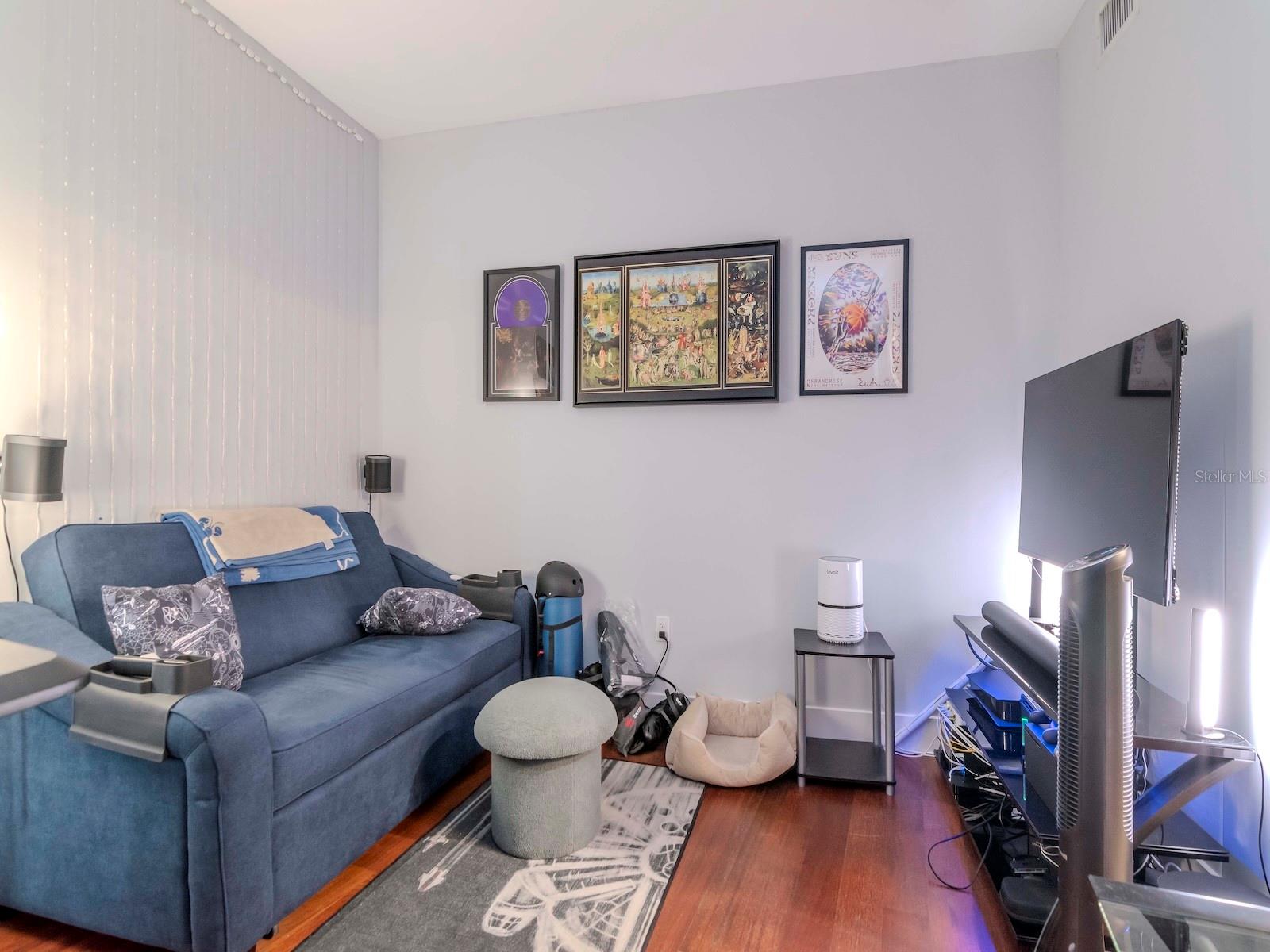 Listing photo id 16 for 111 12th Street 1615