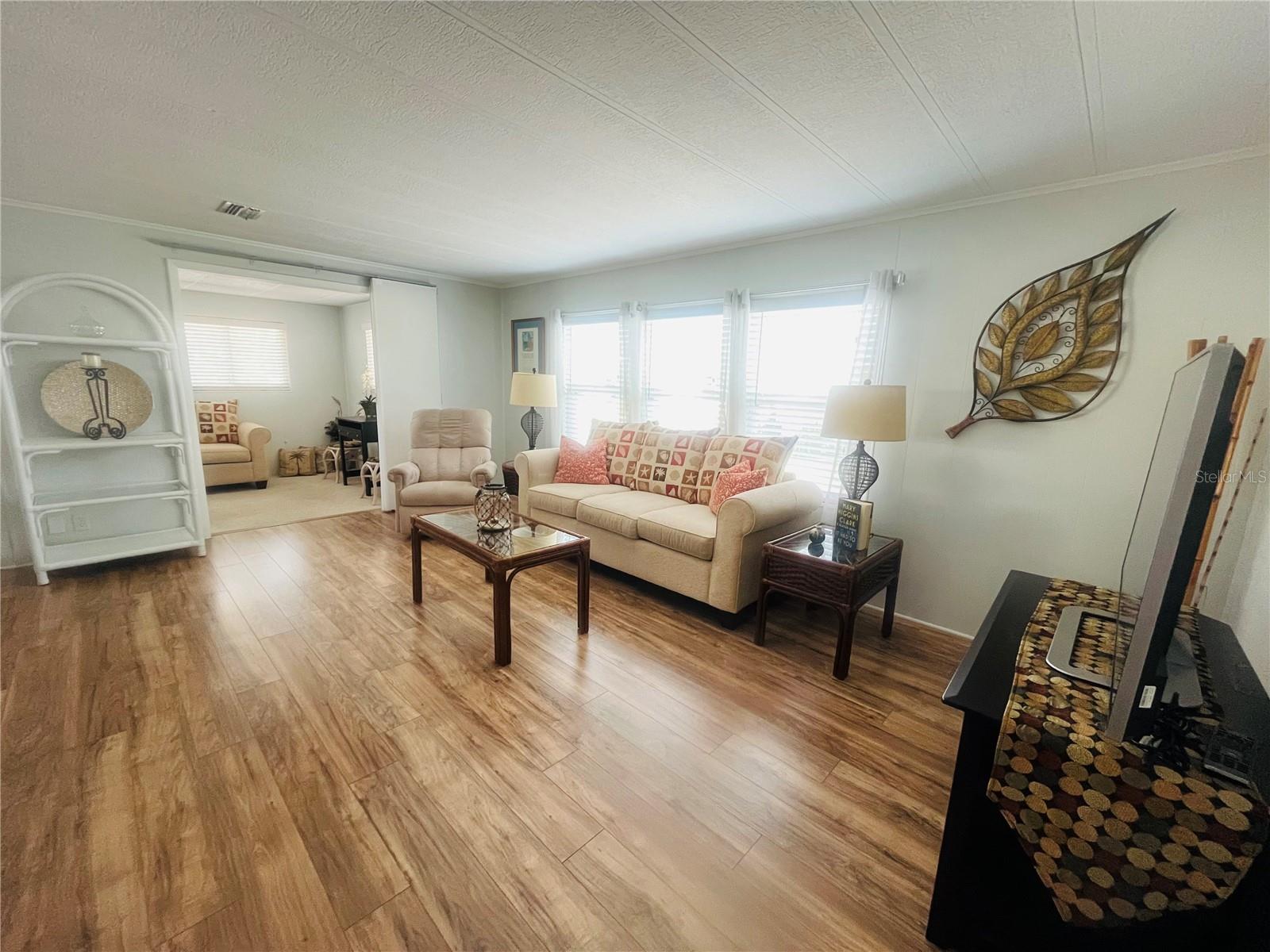 Image 13 of 33 For 211 Pinebark Drive