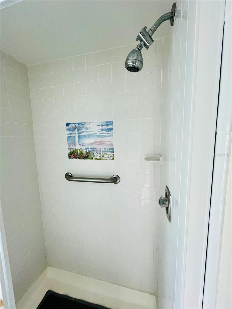 Image 17 of 33 For 211 Pinebark Drive