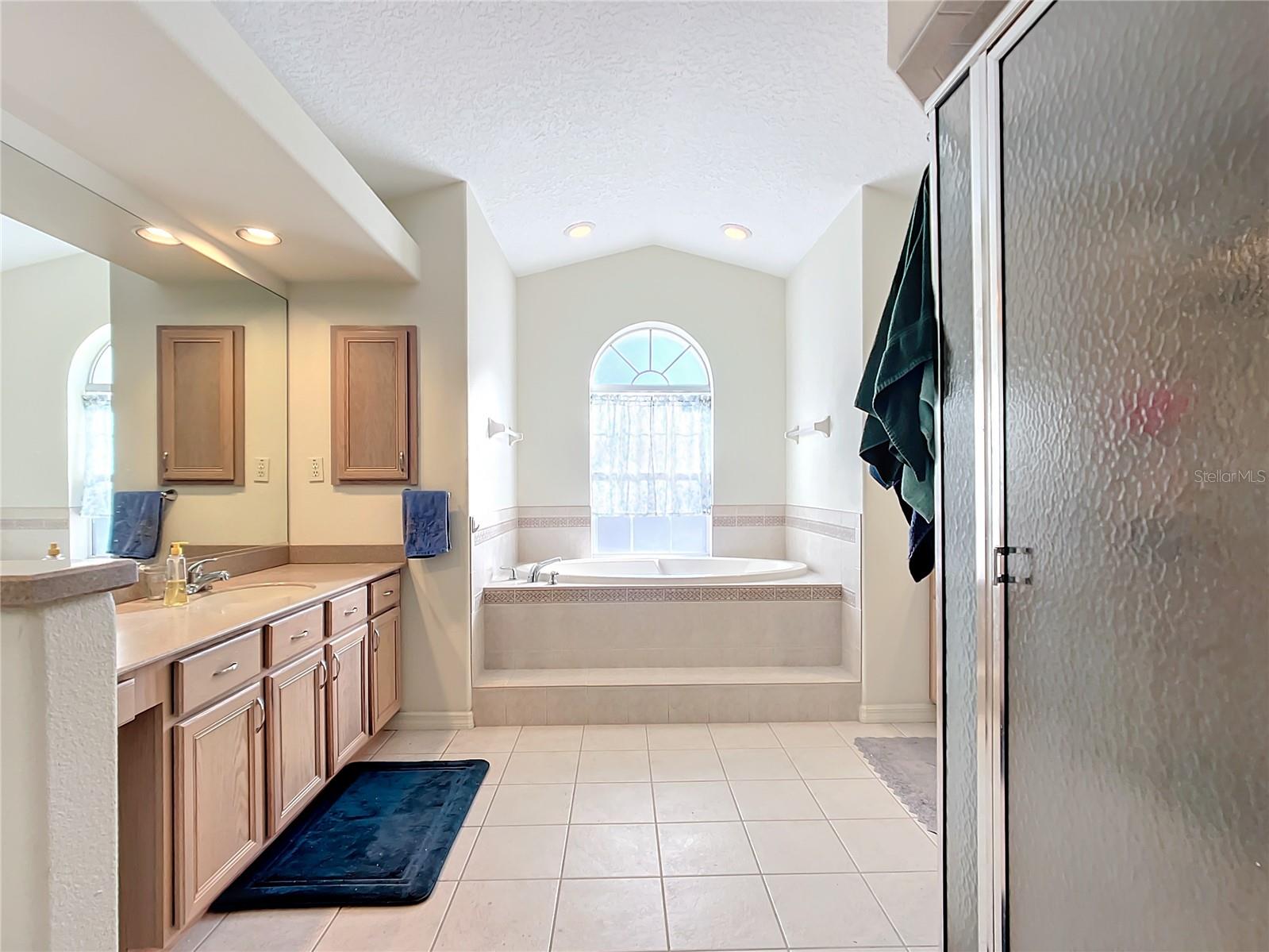 Listing photo id 24 for 4564 Ficus Drive