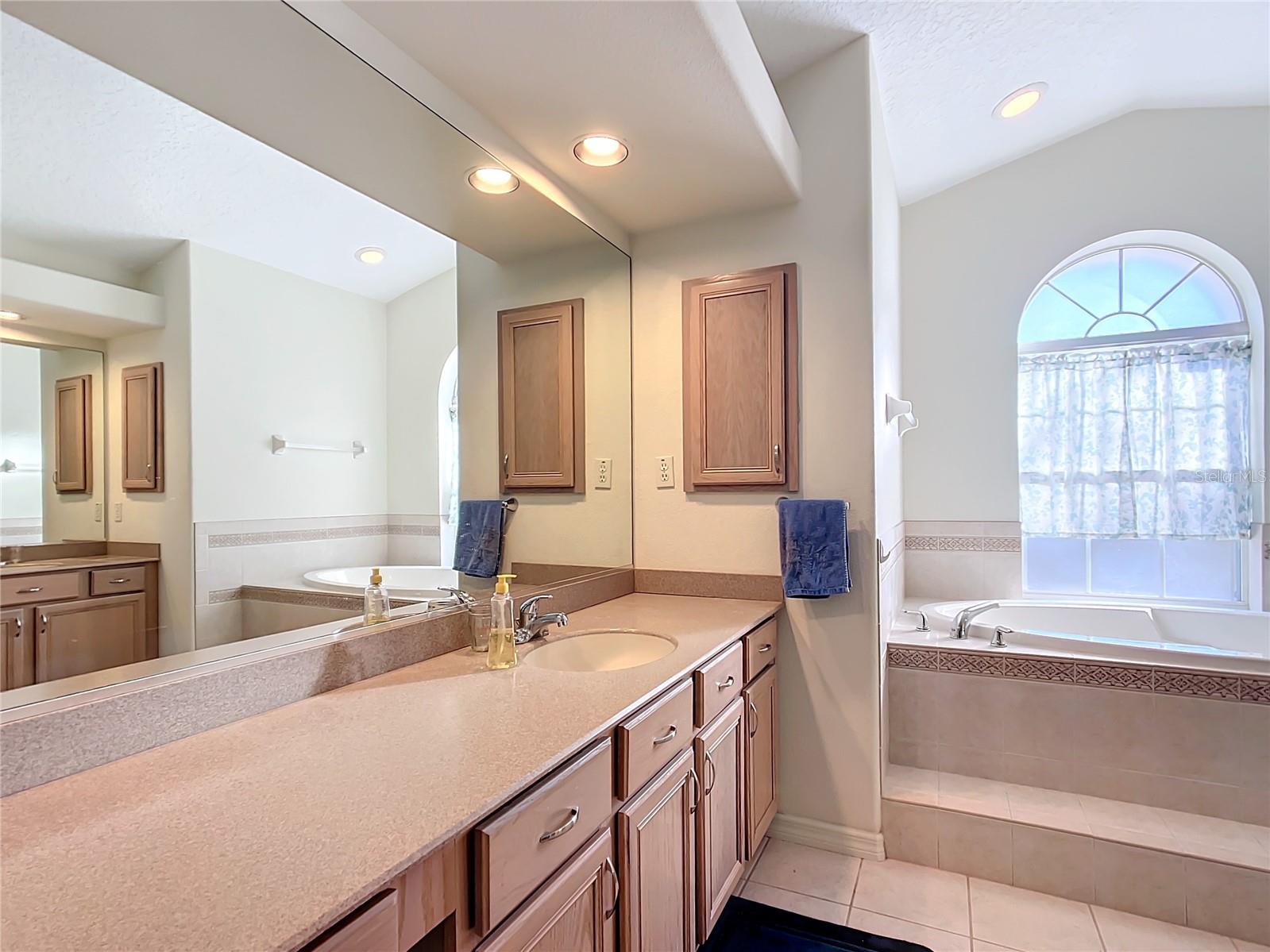 Listing photo id 25 for 4564 Ficus Drive