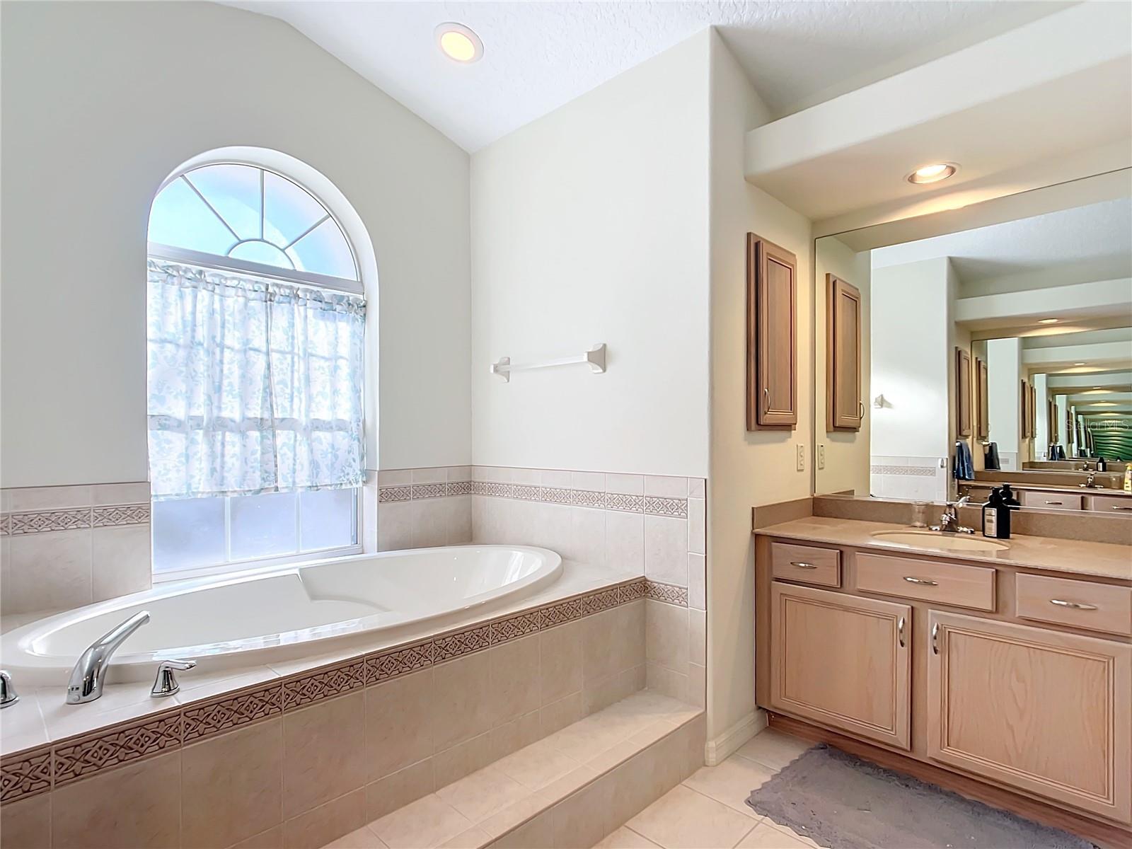 Listing photo id 26 for 4564 Ficus Drive