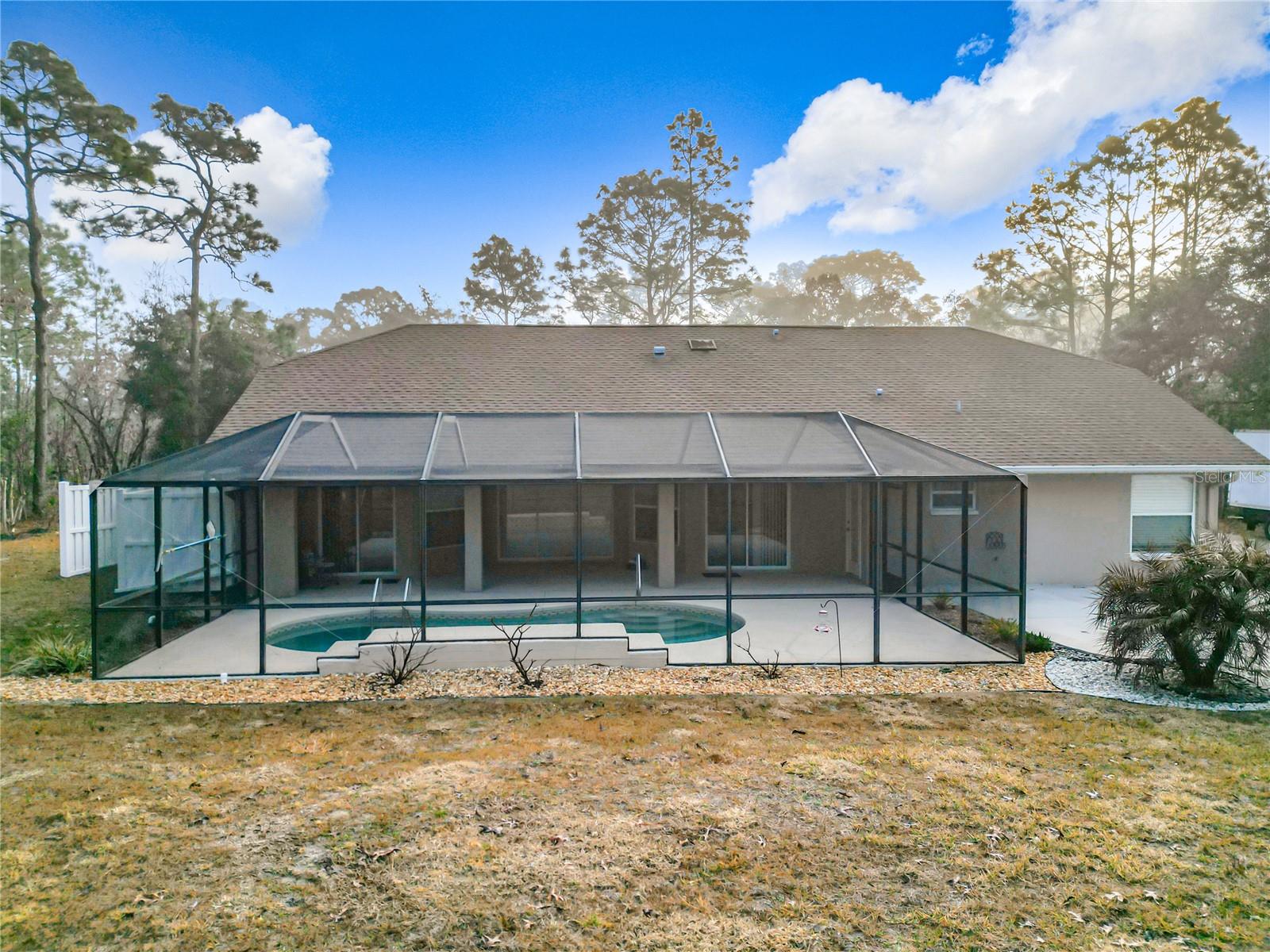 Listing photo id 42 for 4564 Ficus Drive