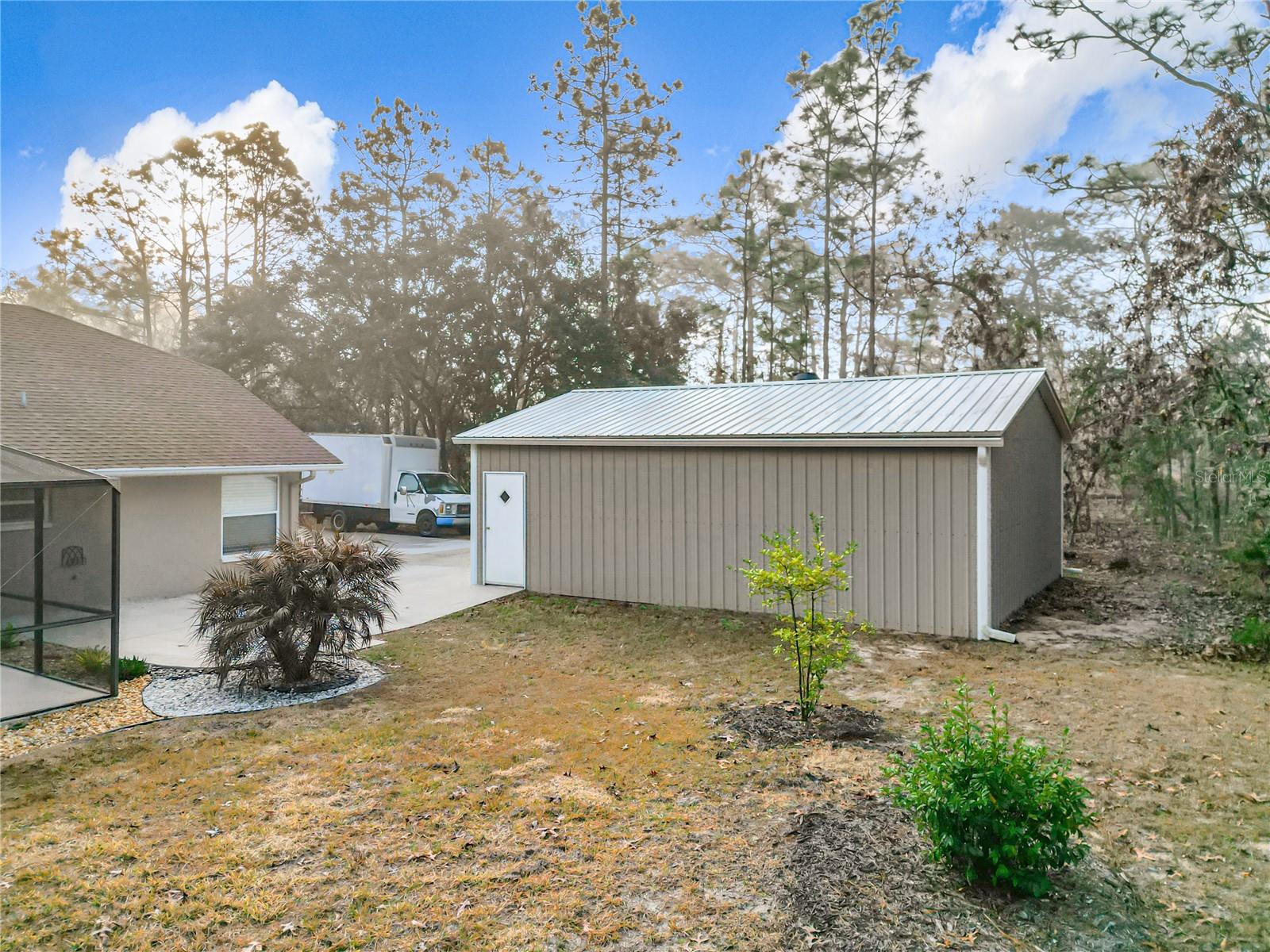 Listing photo id 43 for 4564 Ficus Drive