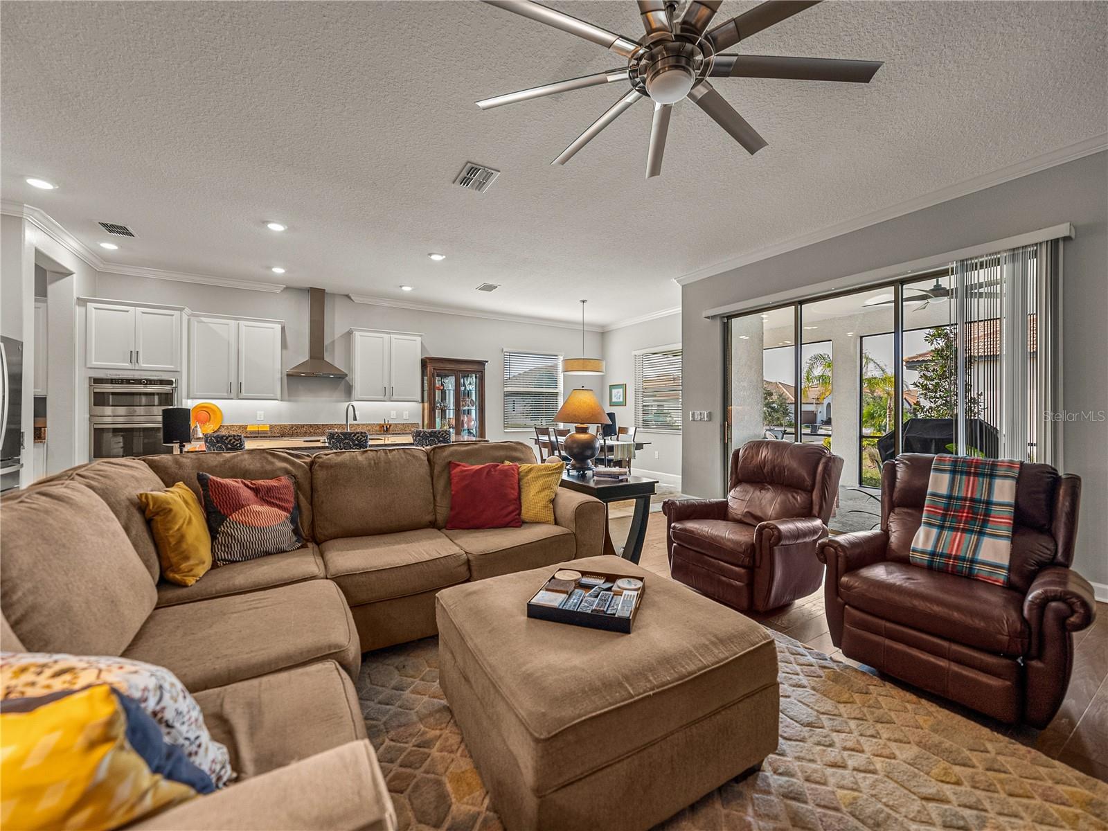 Listing photo id 2 for 16959 Scuba Crest Street