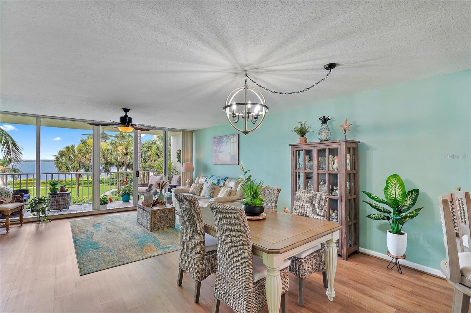 Listing photo id 4 for 5151 Isla Key Boulevard S 223