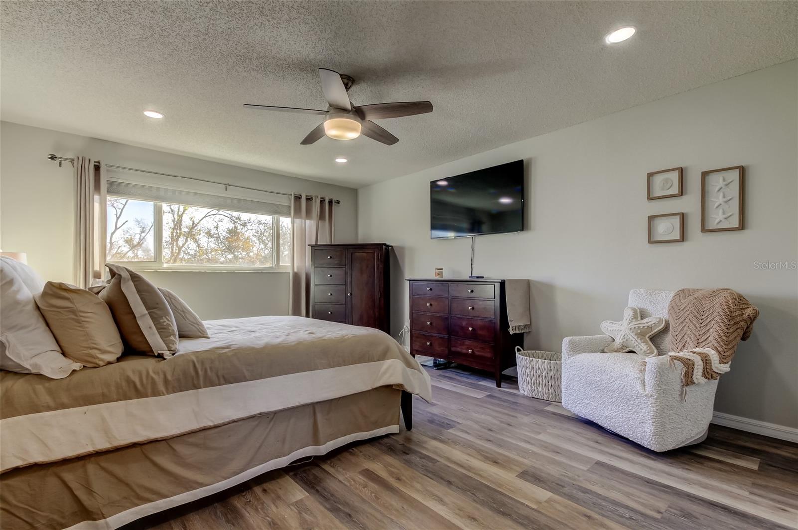 Image 4 of 63 For 2284 Philippine Drive 71