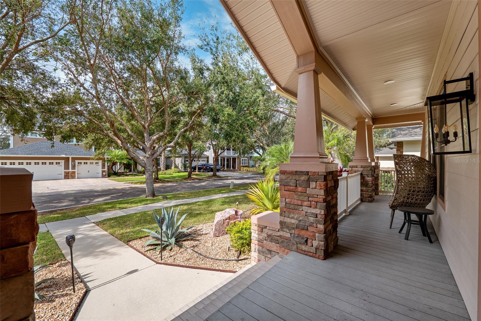 Listing photo id 11 for 15927 Ternglade Drive