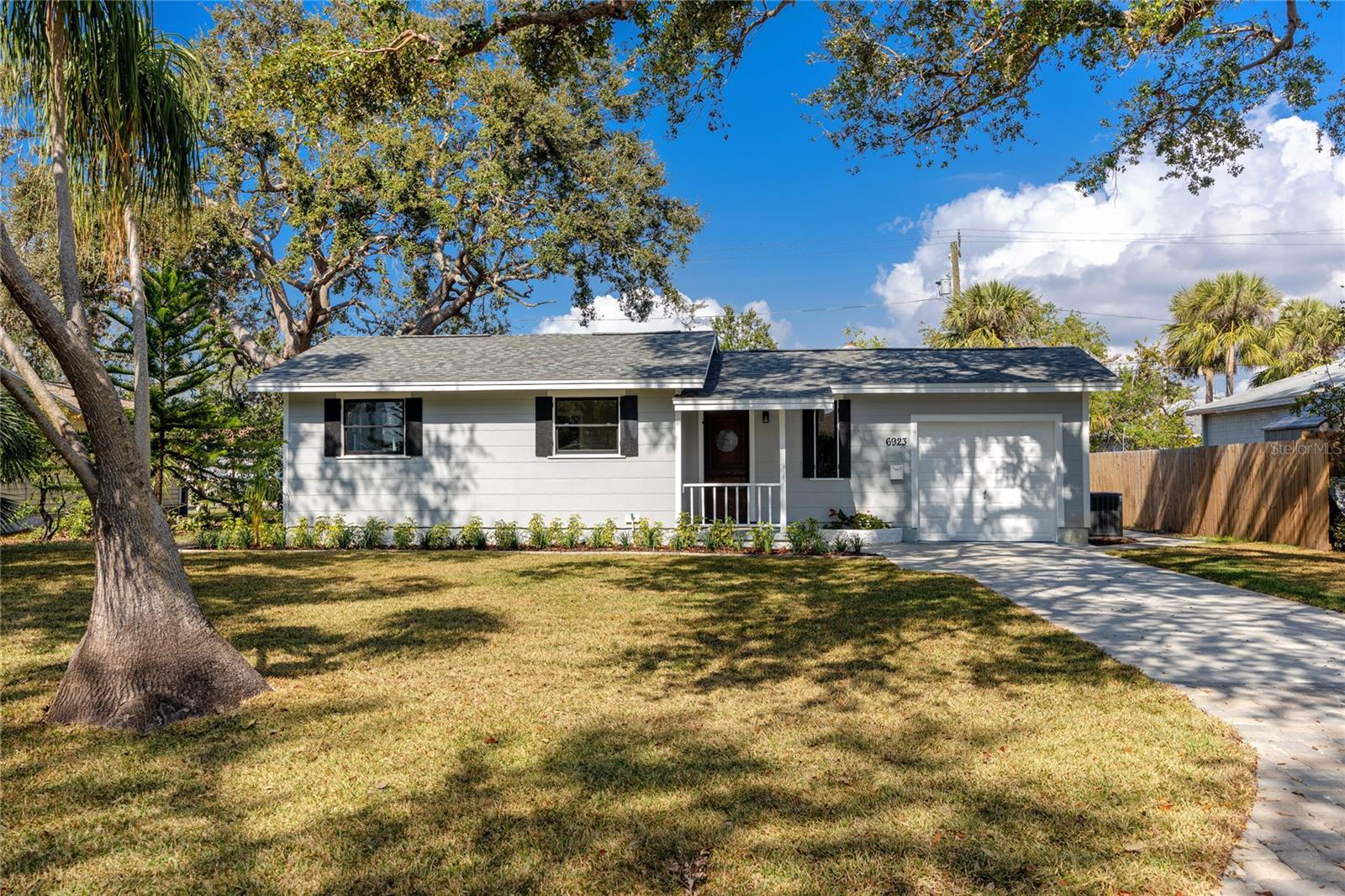 Details for 6923 Dartmouth Avenue N, ST PETERSBURG, FL 33710