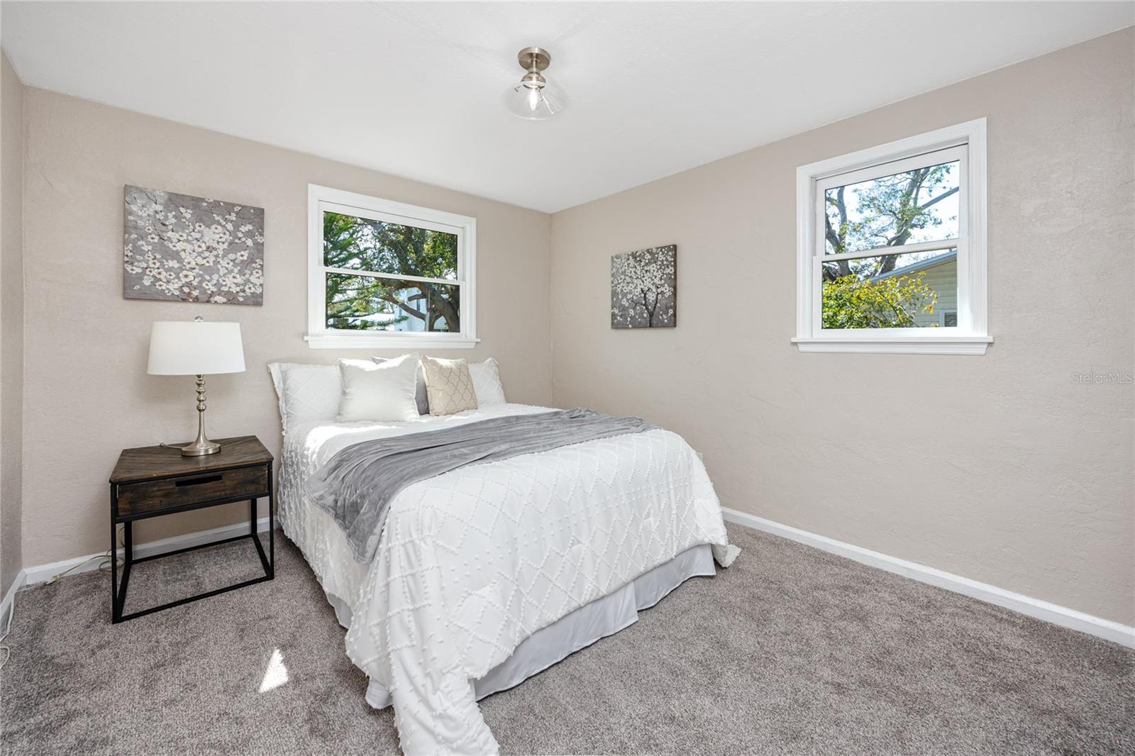 Listing photo id 18 for 6923 Dartmouth Avenue N