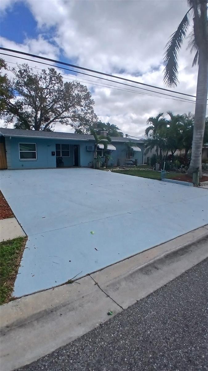Image 17 of 62 For 8501 47th Street N