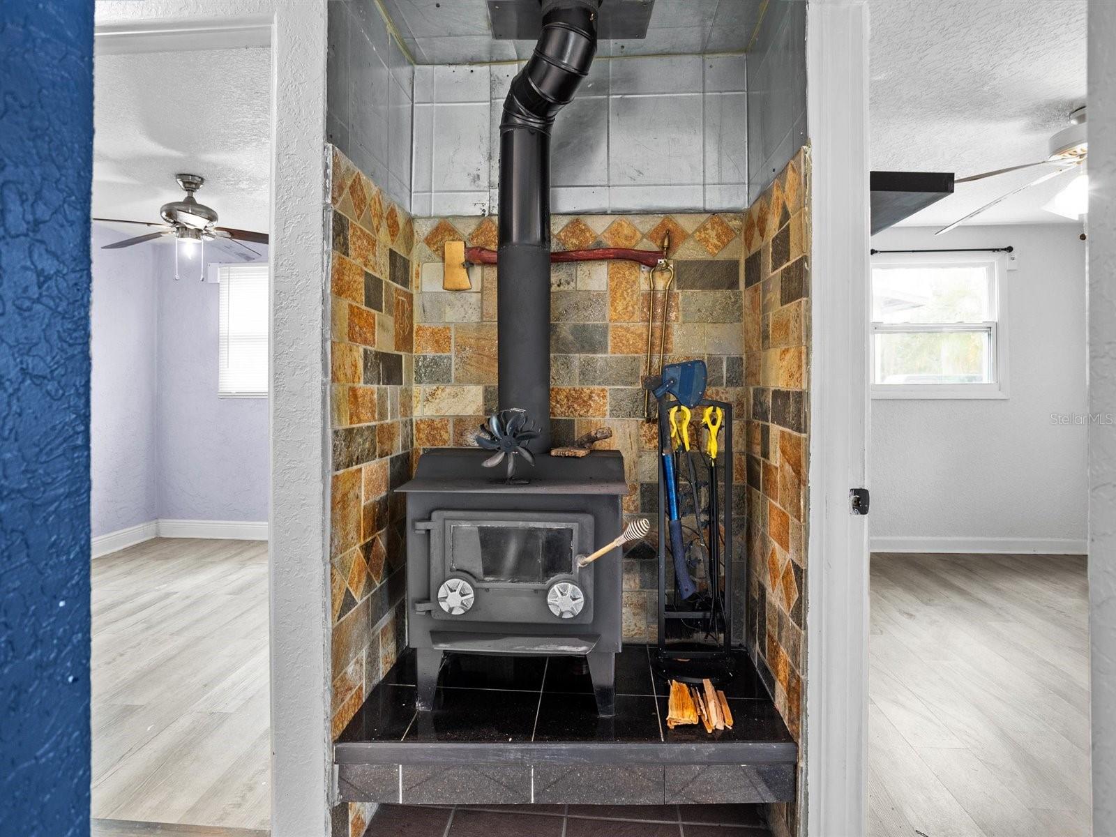 Image 26 of 62 For 8501 47th Street N