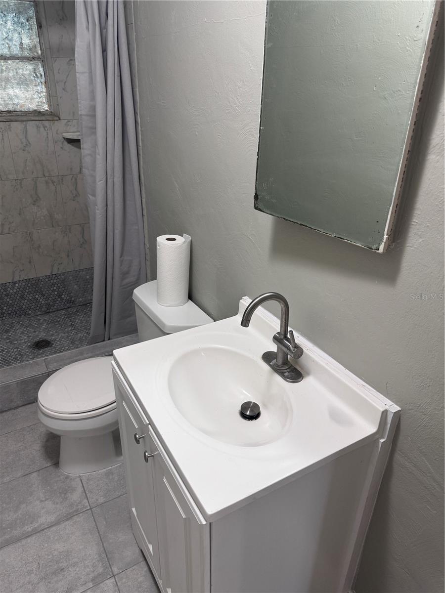 Listing photo id 13 for 2620 Durham Street