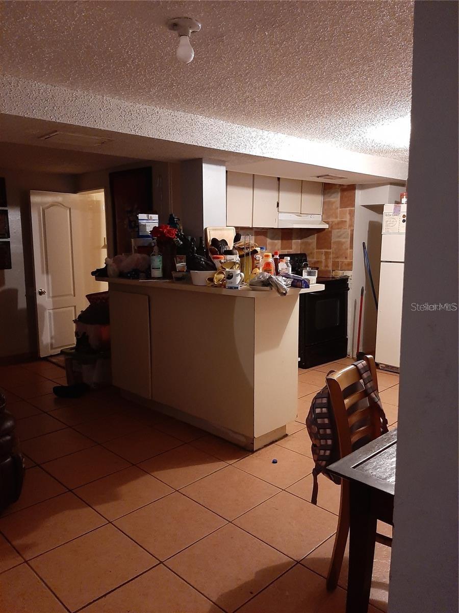 Listing photo id 5 for 2620 Durham Street