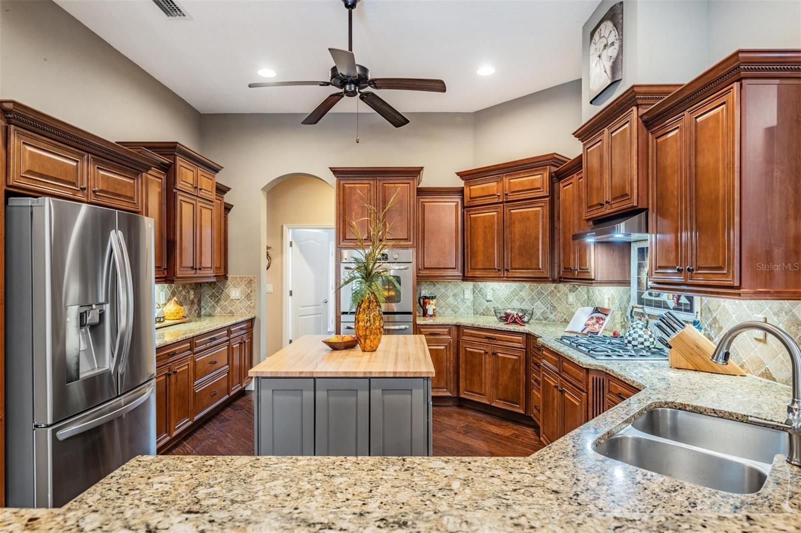 Listing photo id 11 for 19116 Sweet Clover Lane