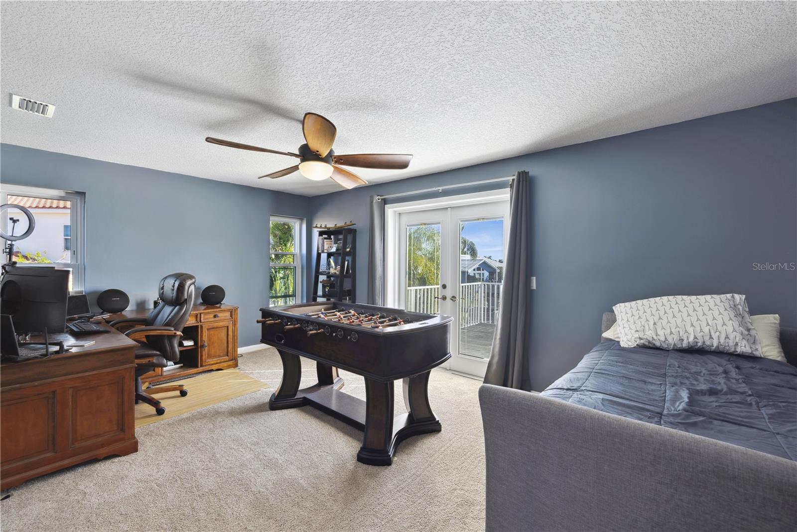 Listing photo id 26 for 952 Symphony Isles Boulevard