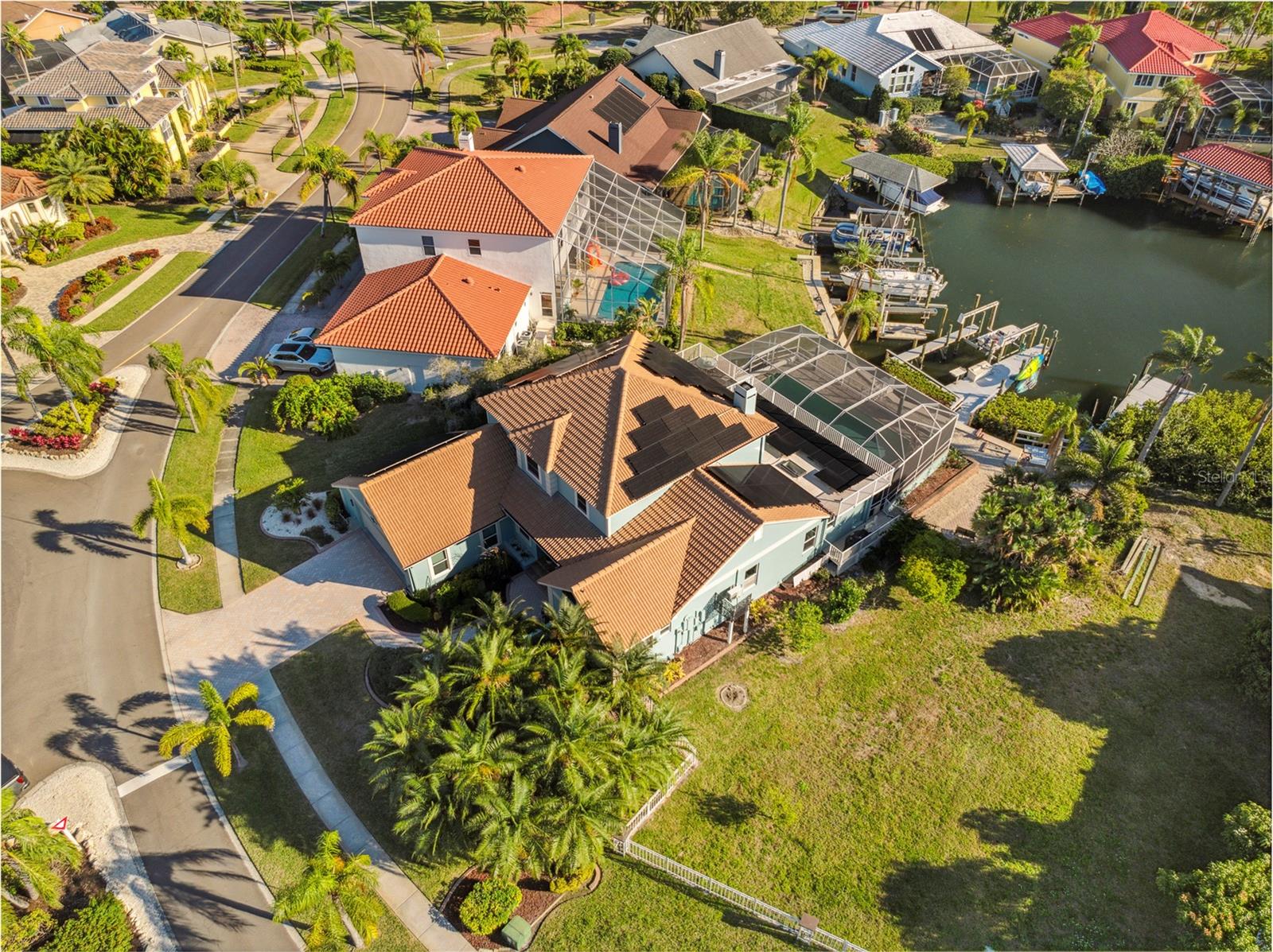 Listing photo id 36 for 952 Symphony Isles Boulevard