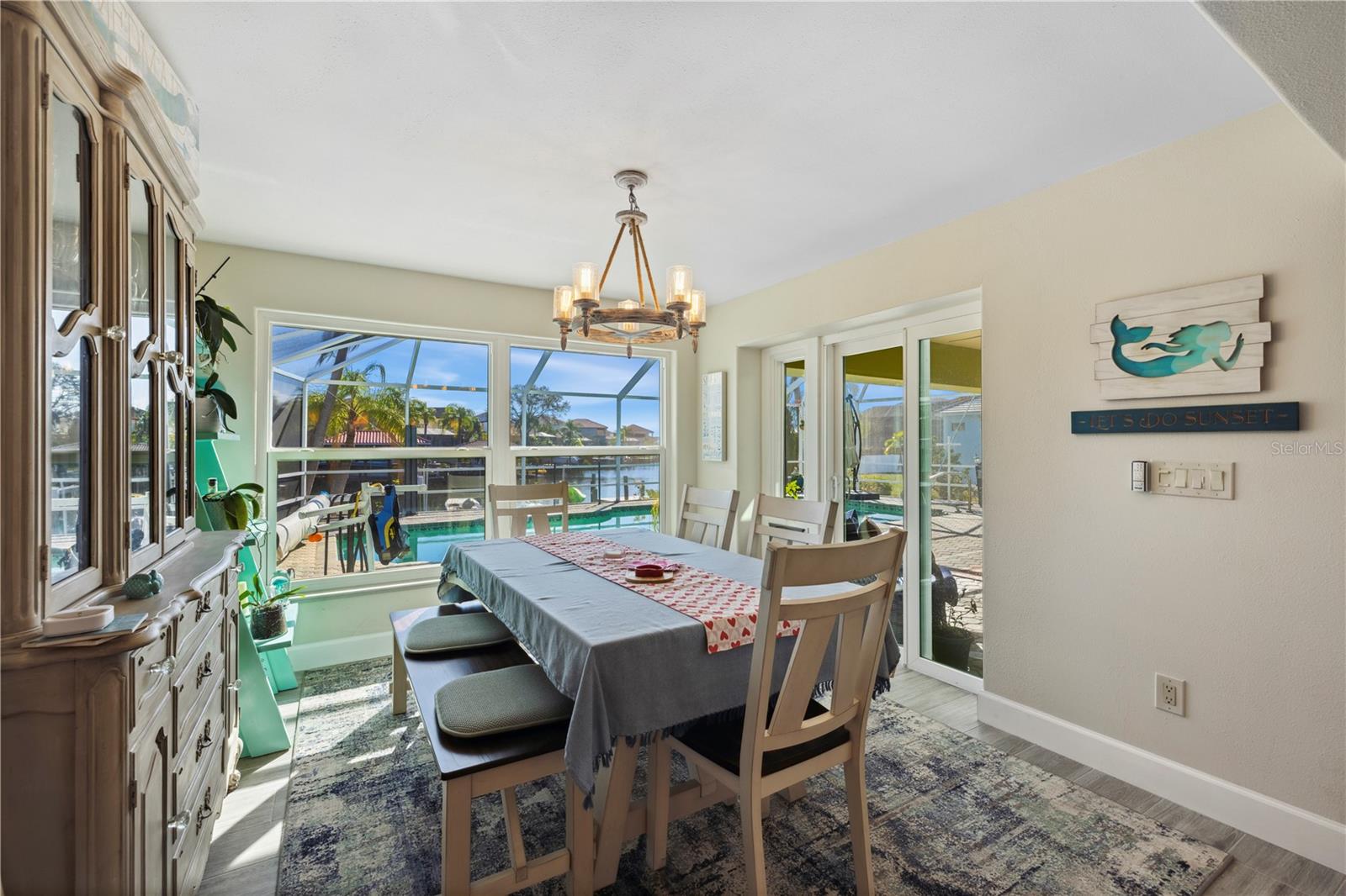 Listing photo id 5 for 952 Symphony Isles Boulevard