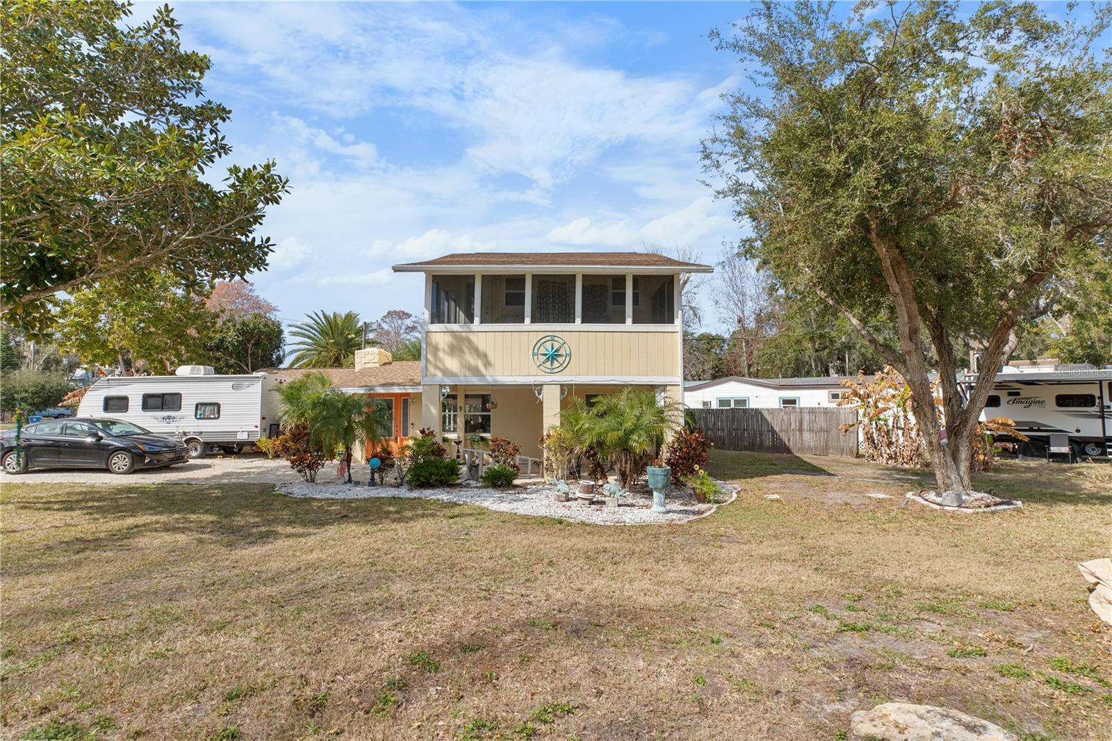 Listing photo id 25 for 5507 Darlene Street