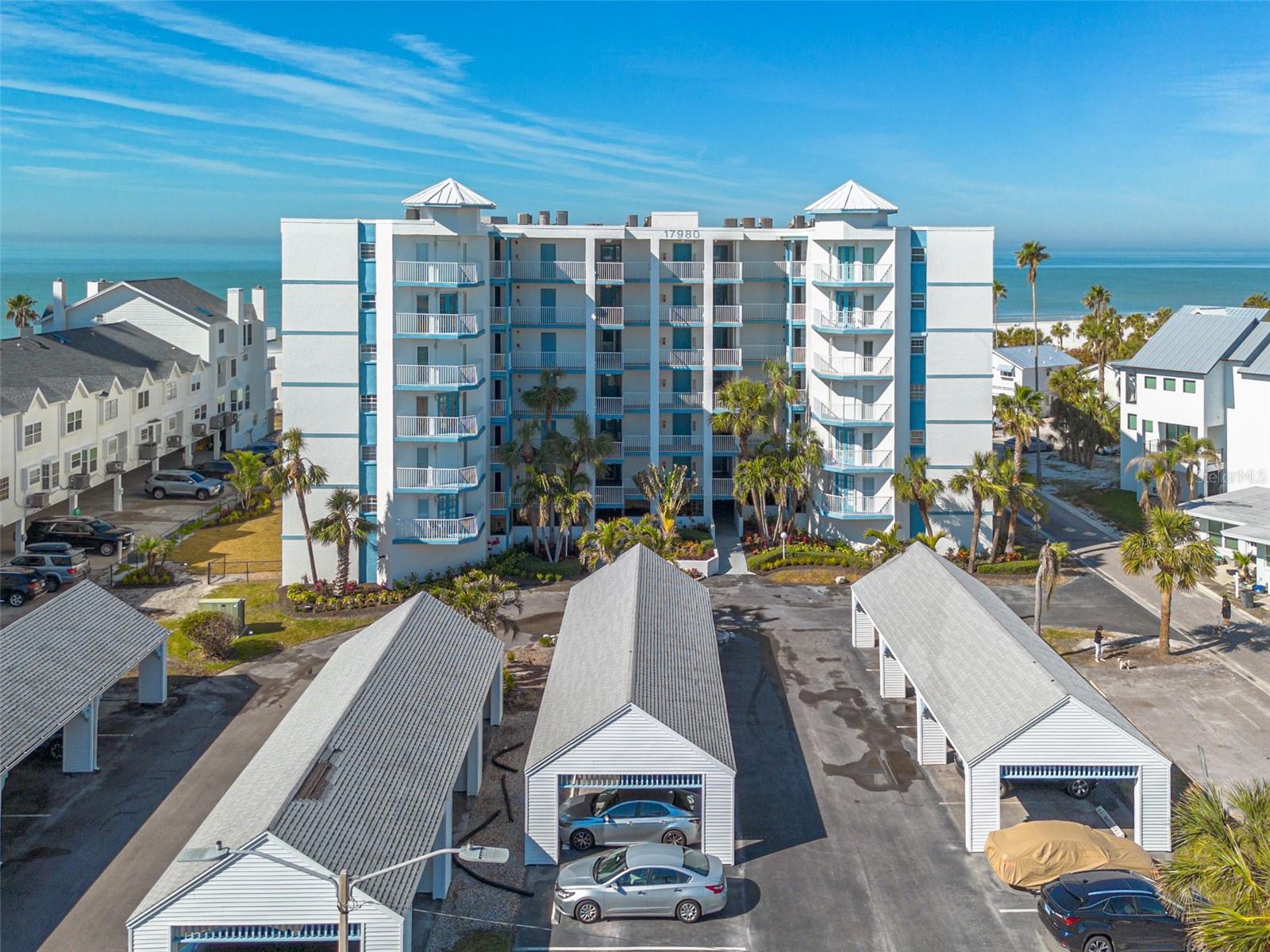 Image 4 of 44 For 17980 Gulf Boulevard 403