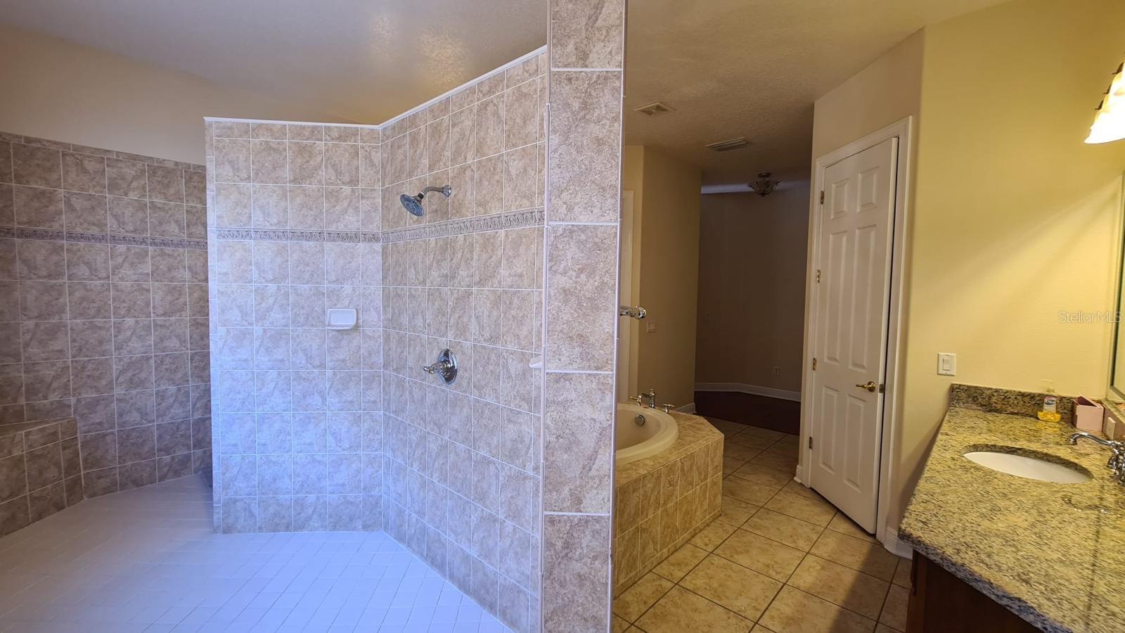 Image 10 of 40 For 10547 Martinique Isle Drive