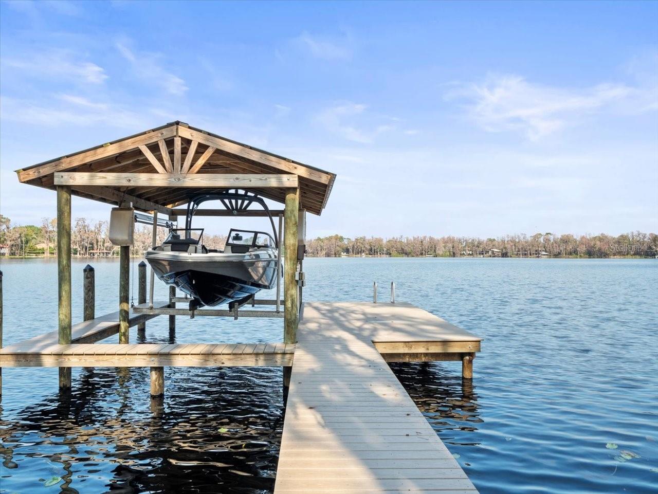 Listing photo id 3 for 16320 Rock Lake Drive