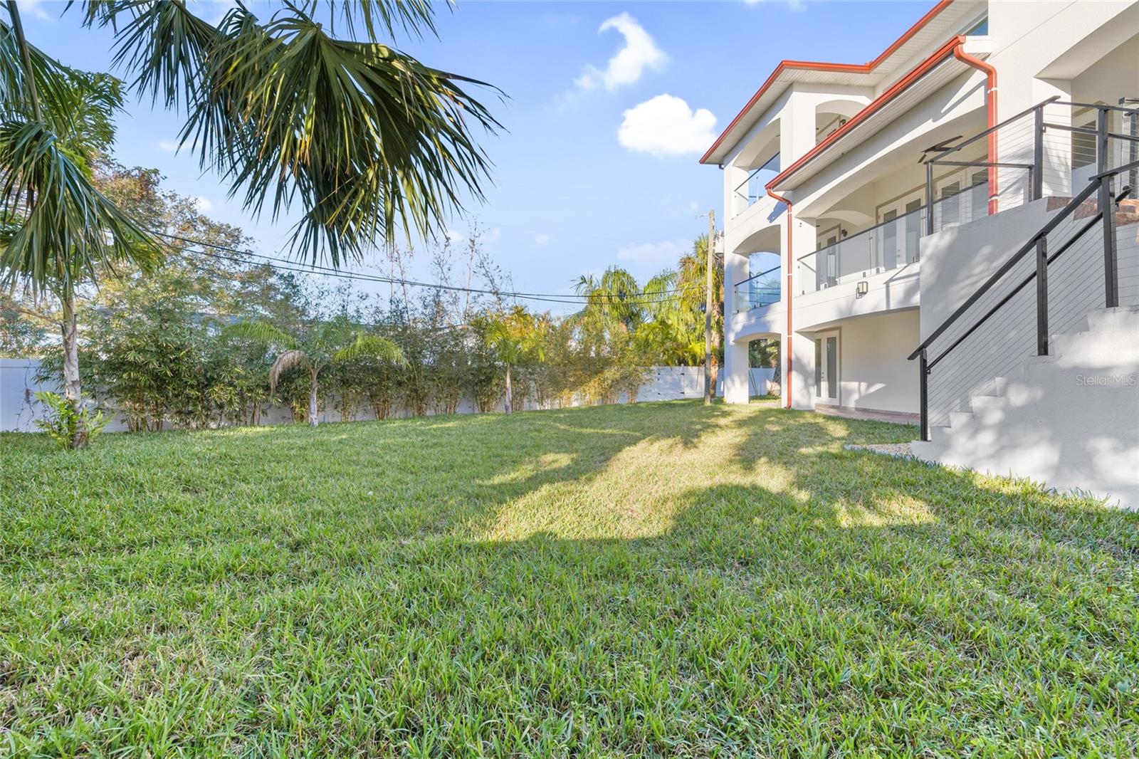 Listing photo id 55 for 1964 Cedar Drive