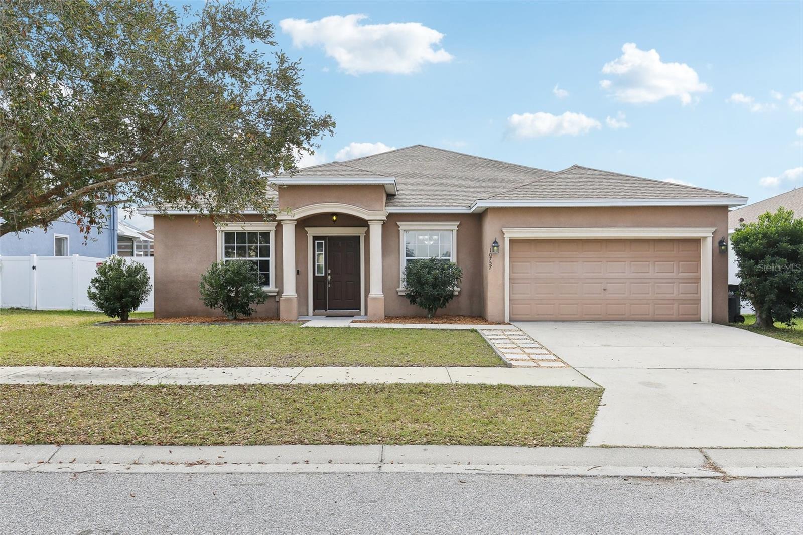 Details for 10757 Carloway Hills Drive, WIMAUMA, FL 33598