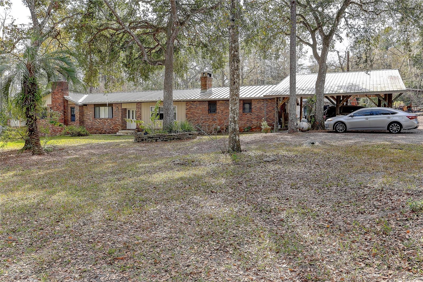 Listing photo id 1 for 20490 Pinewood Dairy Road