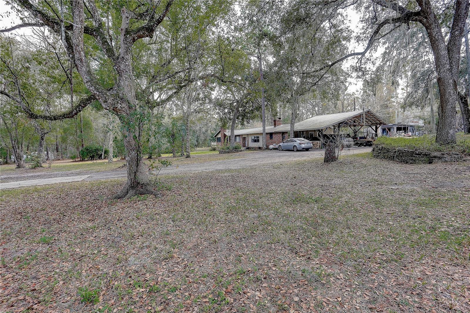 Listing photo id 2 for 20490 Pinewood Dairy Road