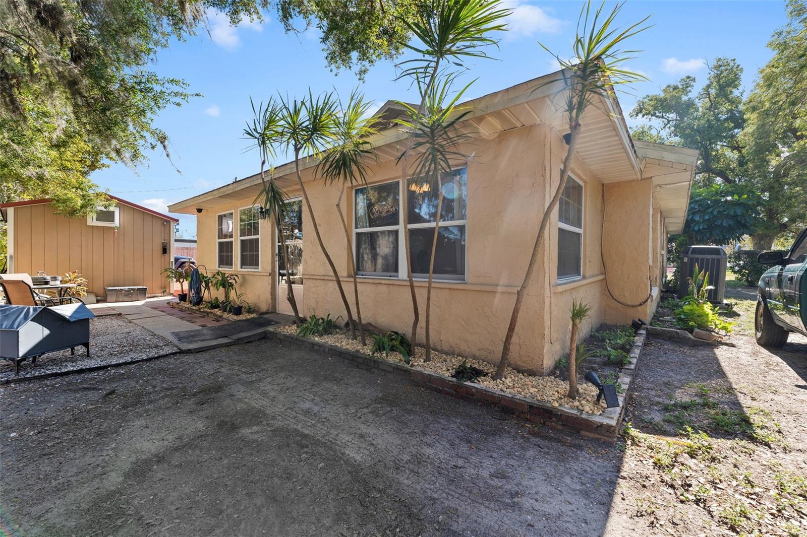 Listing photo id 20 for 931 And 925 Florida Avenue