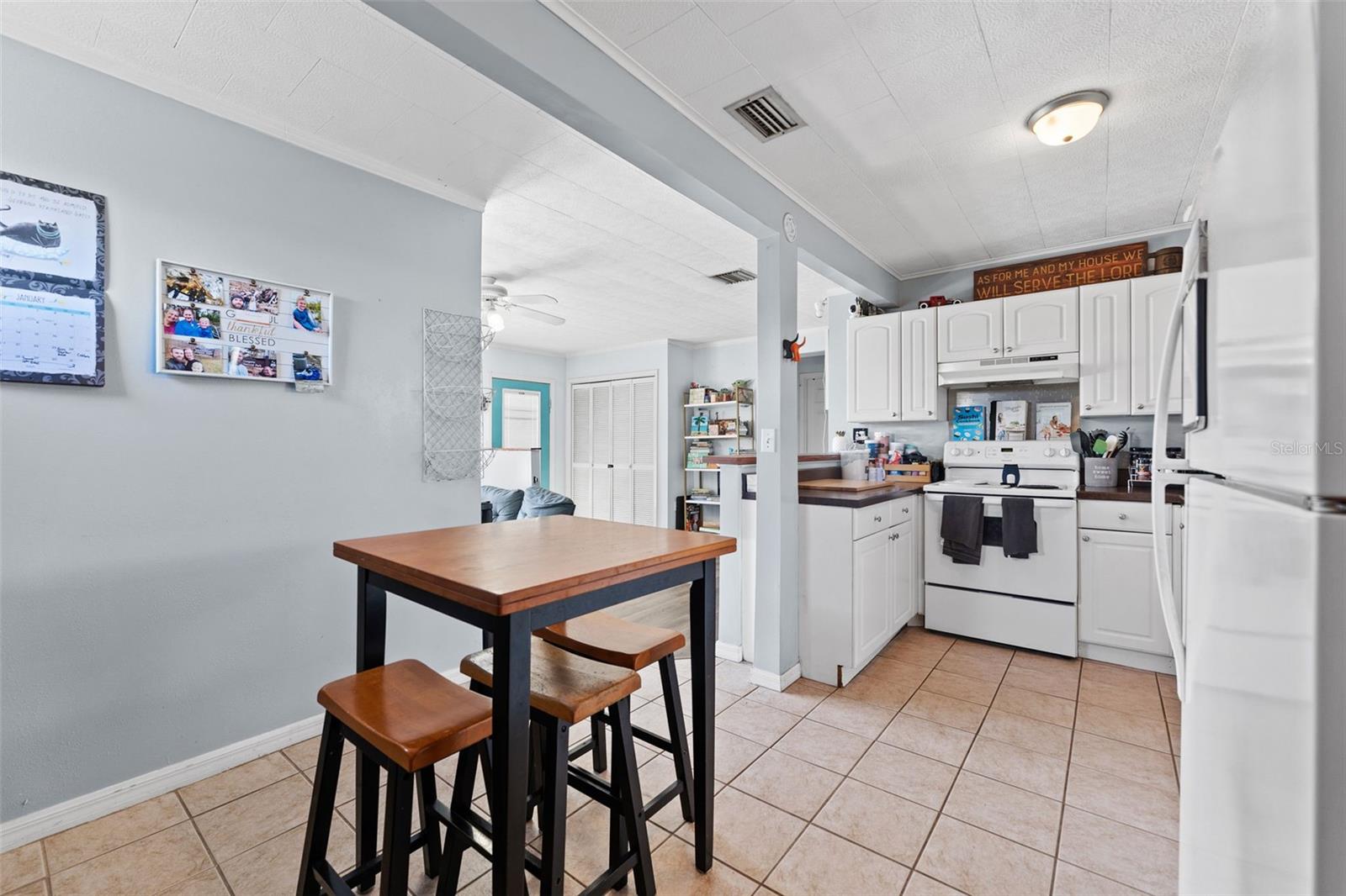 Listing photo id 39 for 931 And 925 Florida Avenue