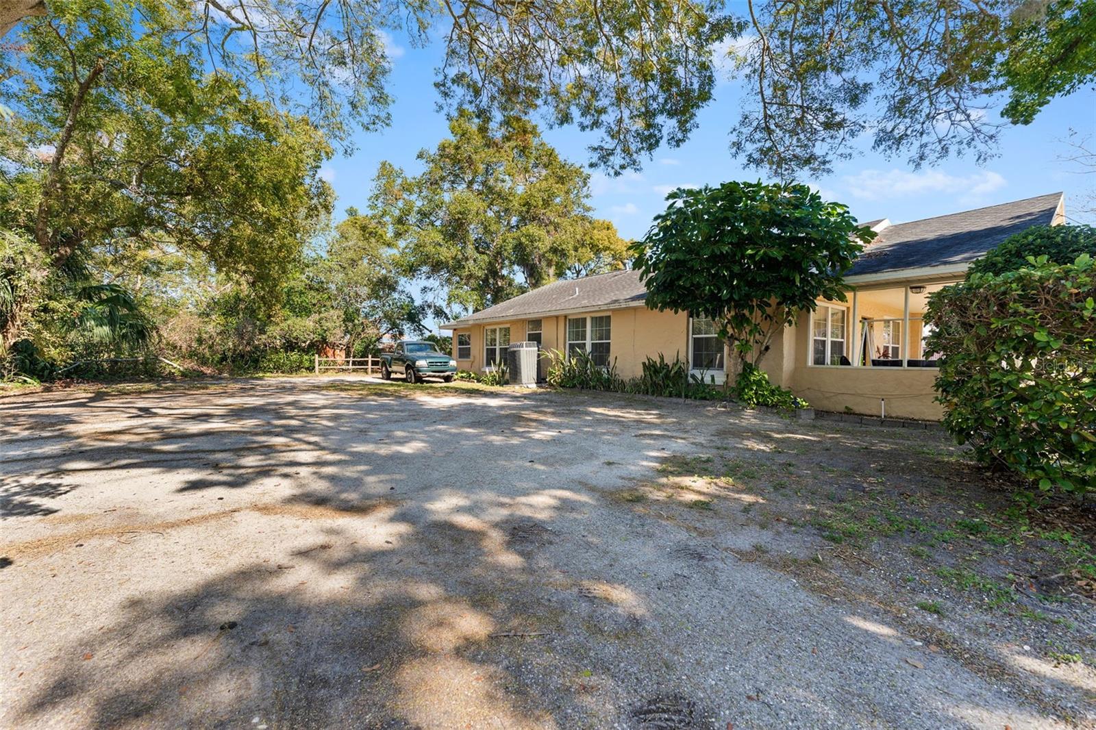 Listing photo id 59 for 931 And 925 Florida Avenue