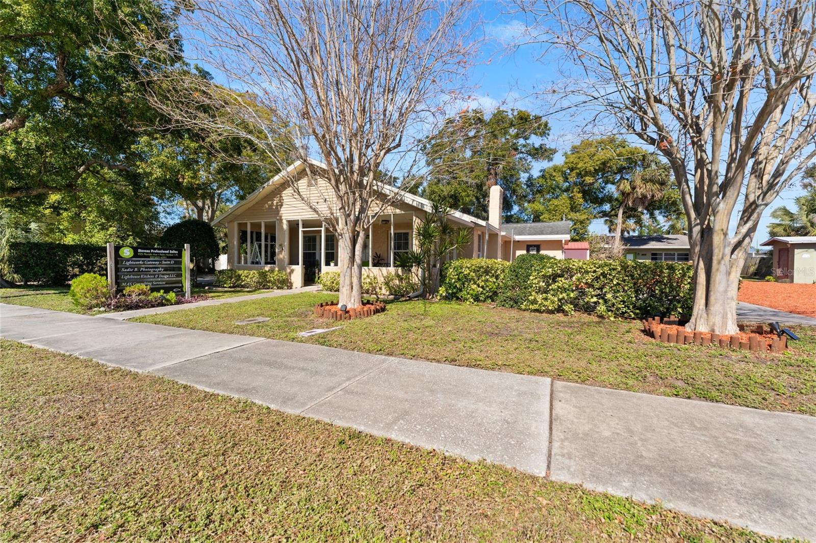 Listing photo id 5 for 931 And 925 Florida Avenue