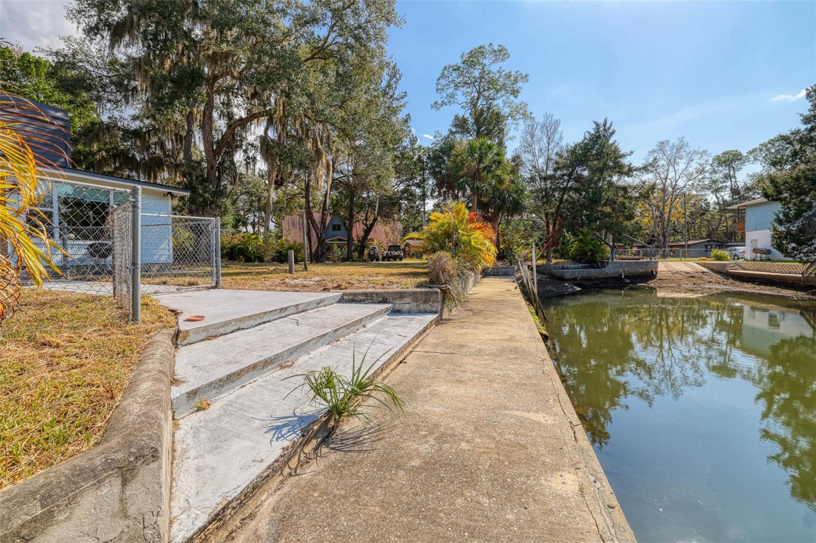 Listing photo id 16 for 6119 Beacon Point Drive