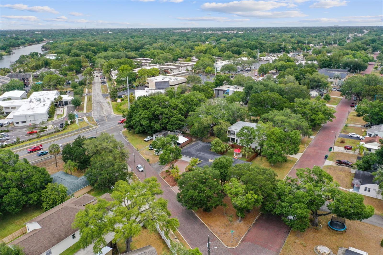 Image 6 of 66 For 3915 Ridge Avenue