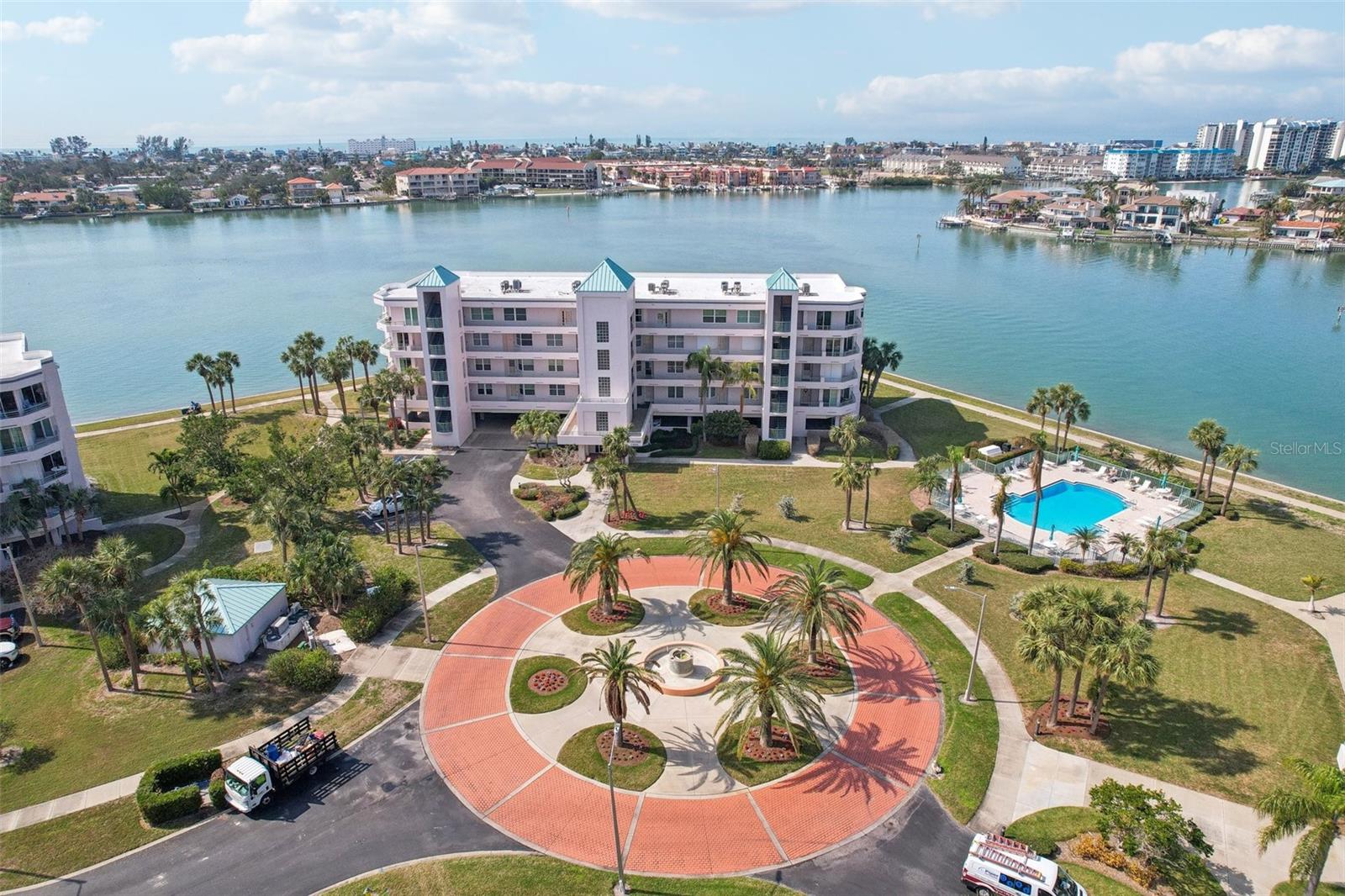 Listing photo id 28 for 8040 Sailboat Key Boulevard S 304