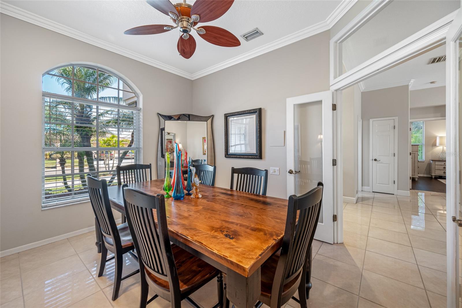 Listing photo id 11 for 5501 Longboat Boulevard