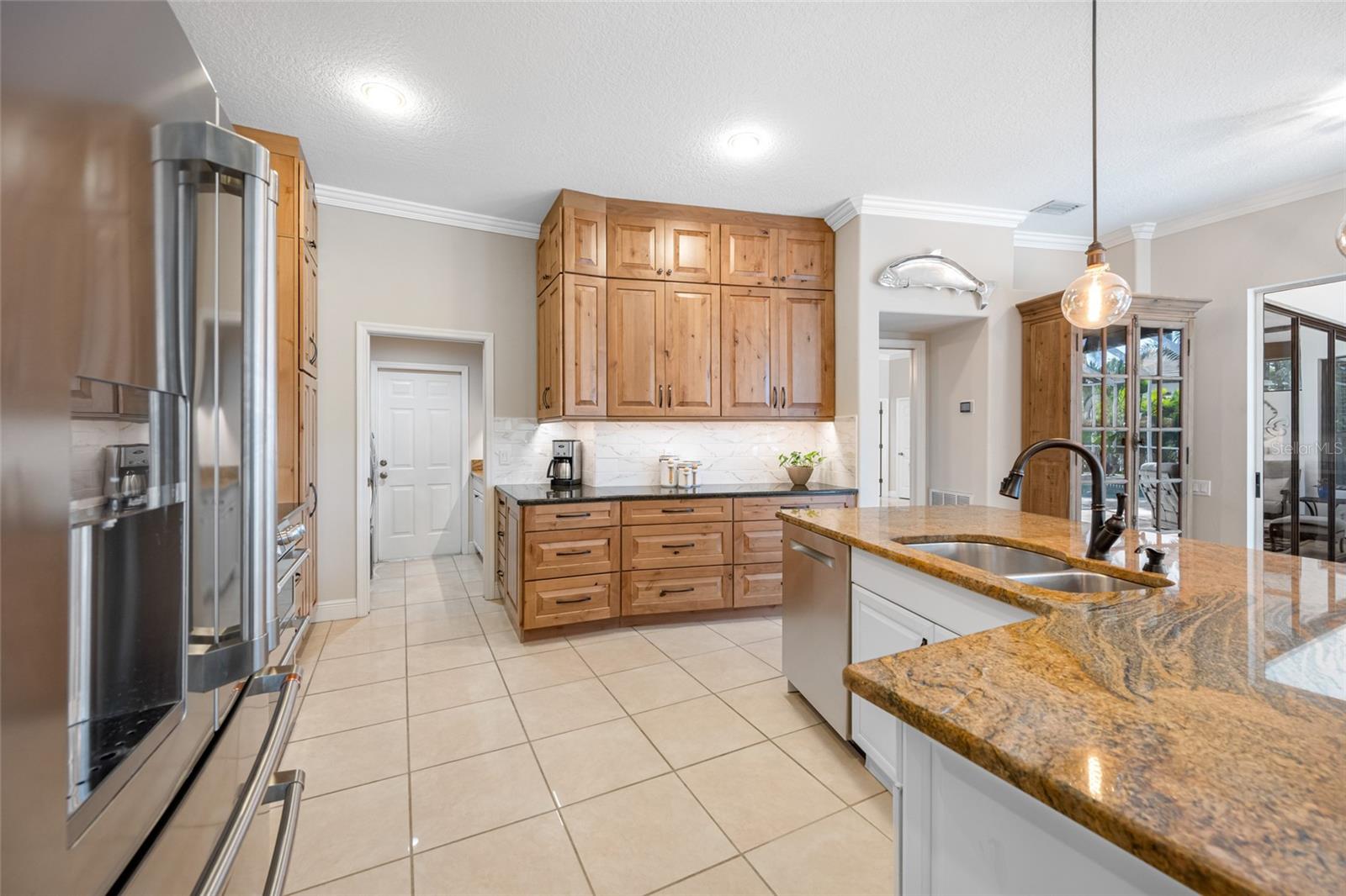 Listing photo id 30 for 5501 Longboat Boulevard